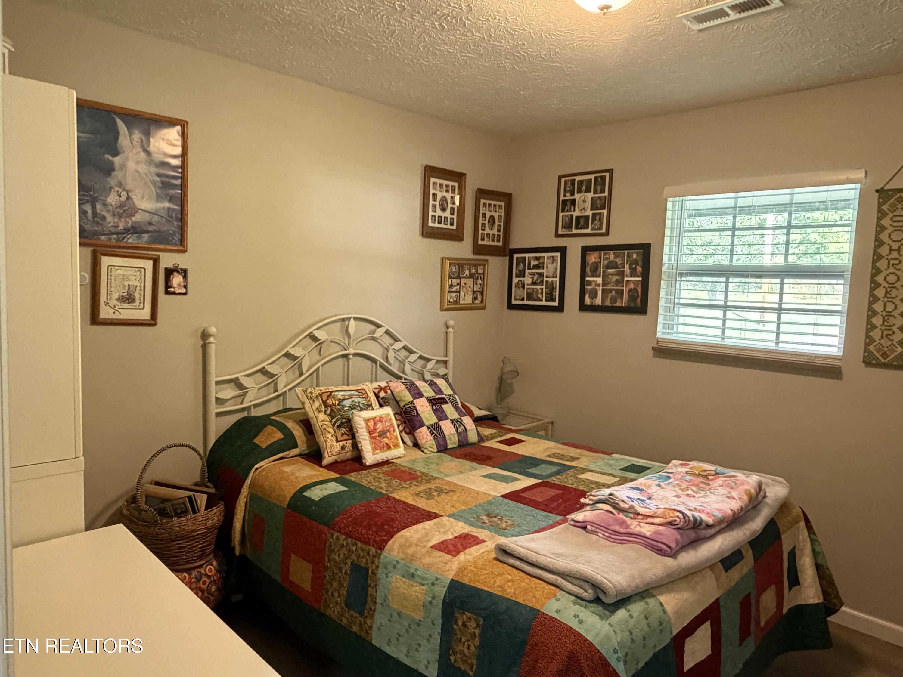 744 Cross Valley Road Lafollette TN 37766