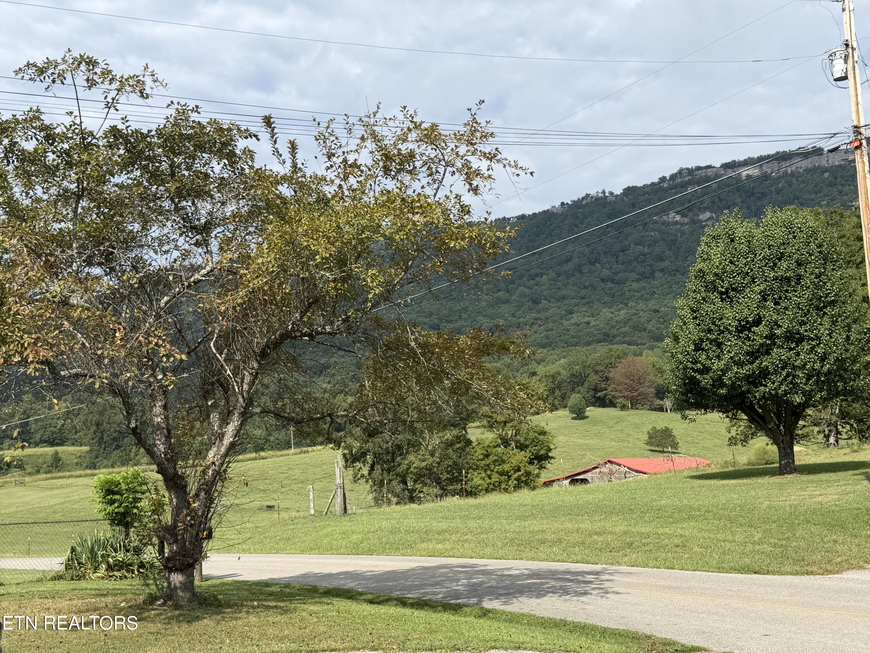 744 Cross Valley Road Lafollette TN 37766