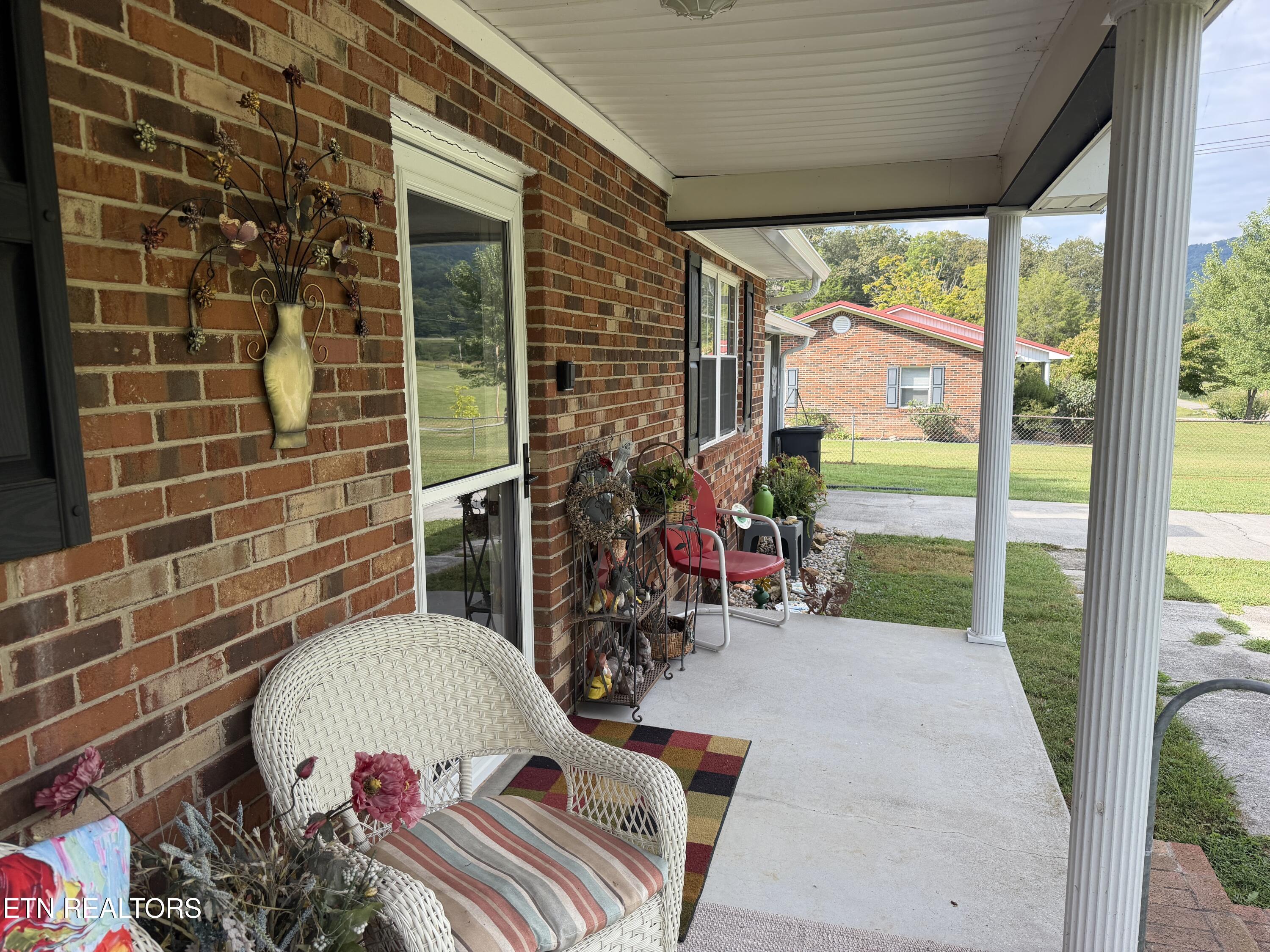 744 Cross Valley Road Lafollette TN 37766