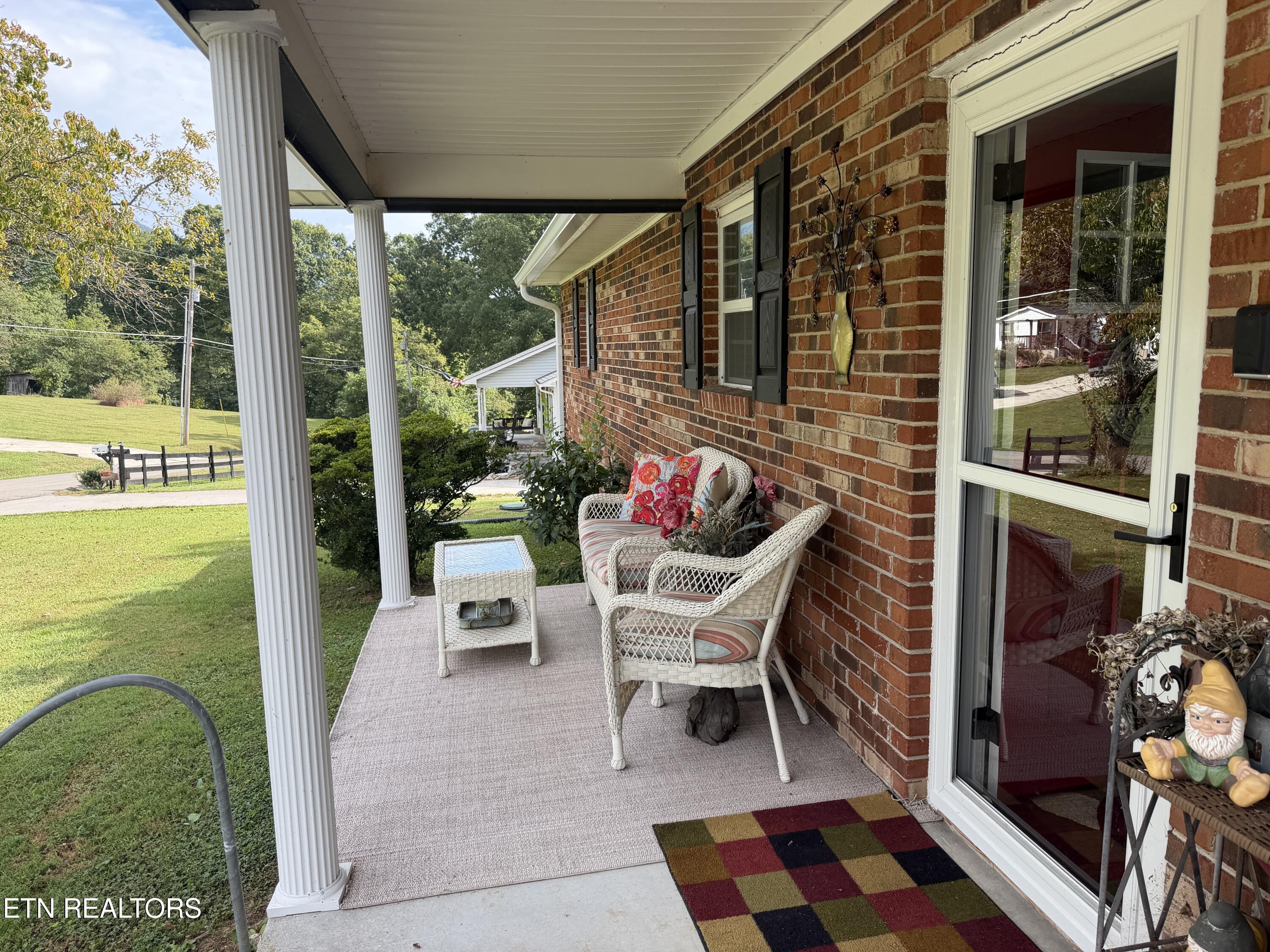 744 Cross Valley Road Lafollette TN 37766