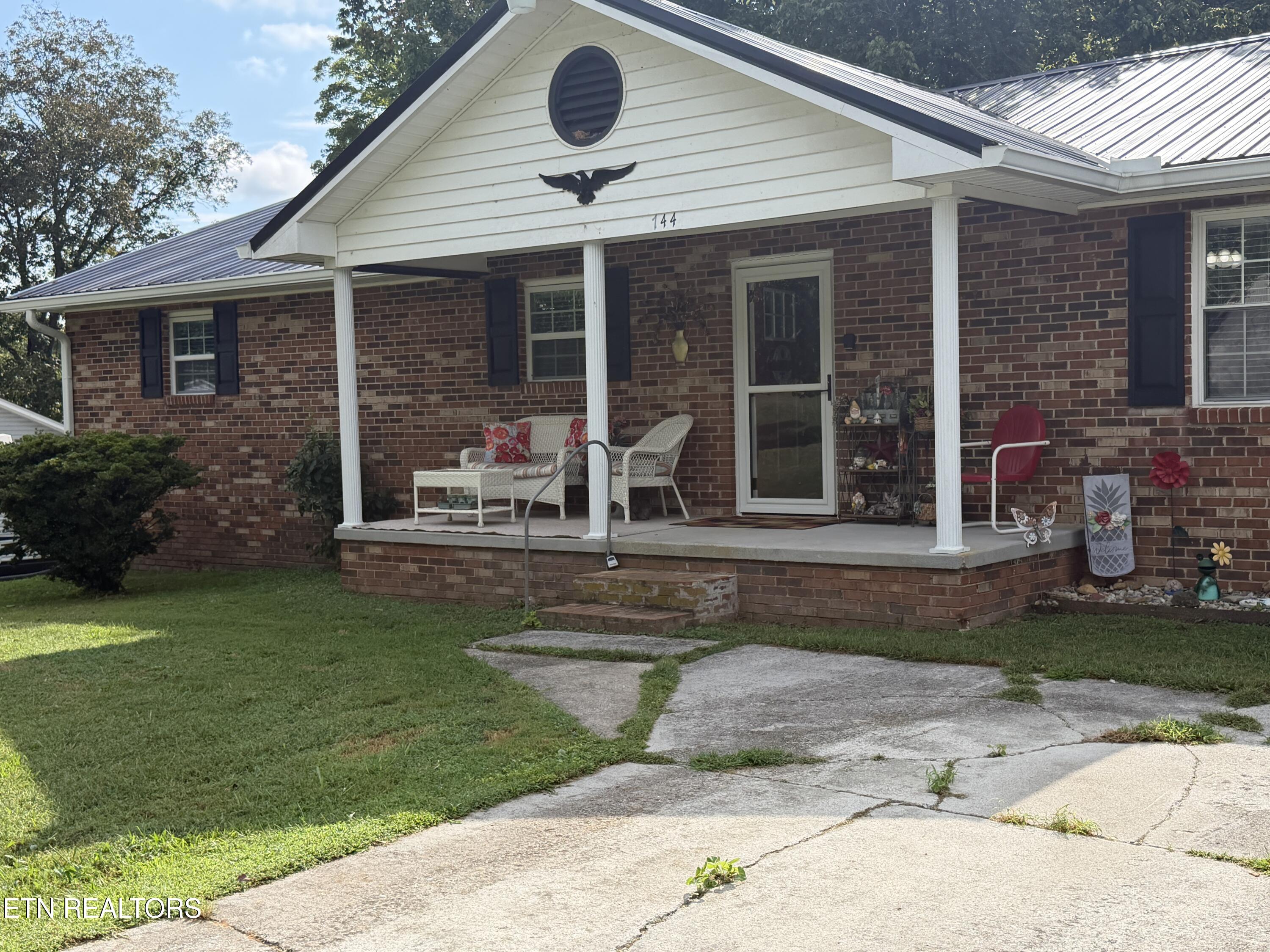 744 Cross Valley Road Lafollette TN 37766