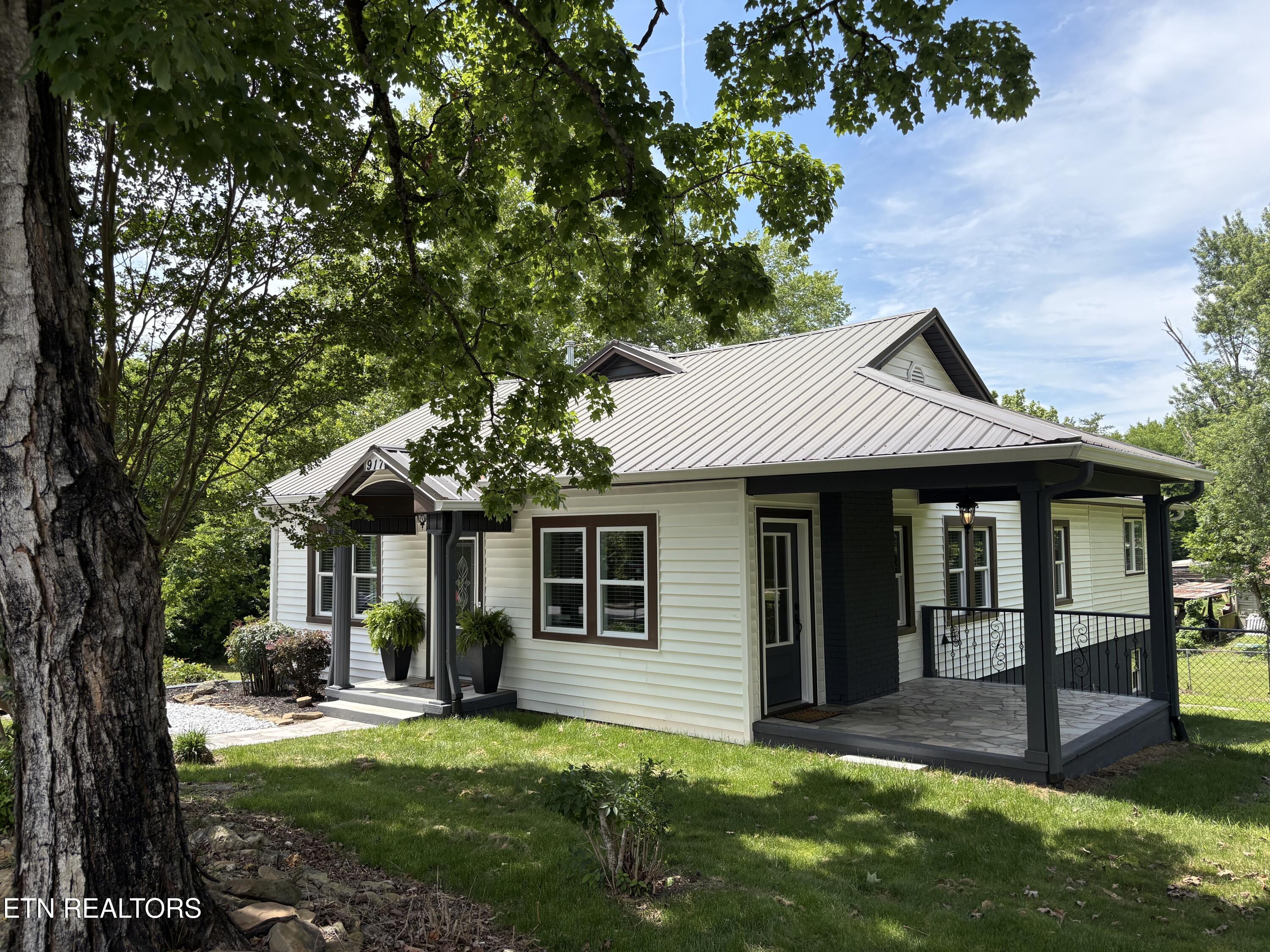 917 Centeroak Drive Knoxville TN 37920