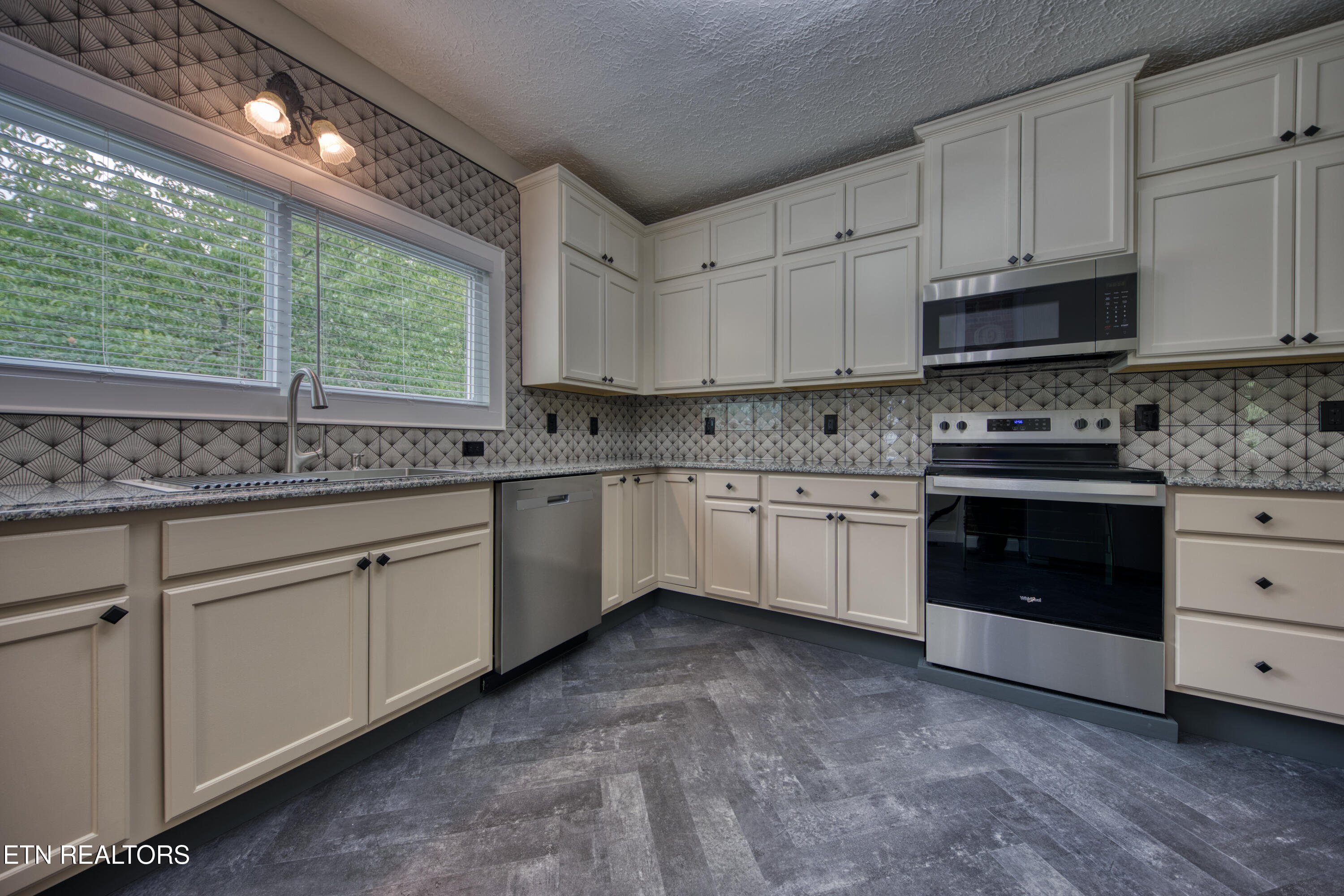 917 Centeroak Drive Knoxville TN 37920