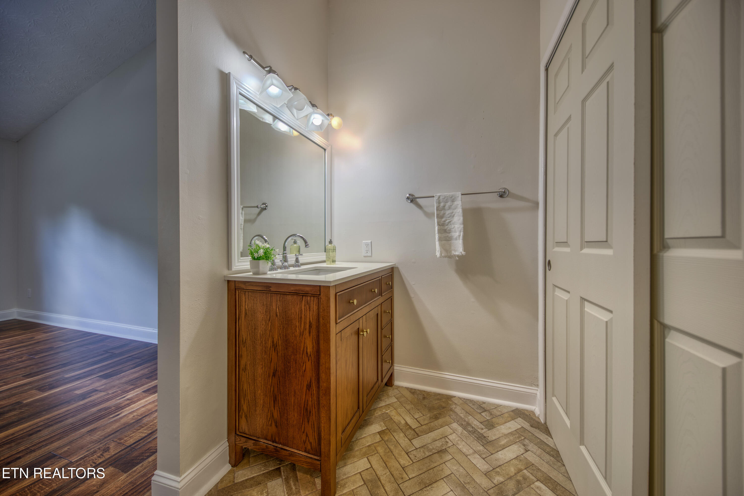 6012 Woodbark Trace Knoxville TN 37921