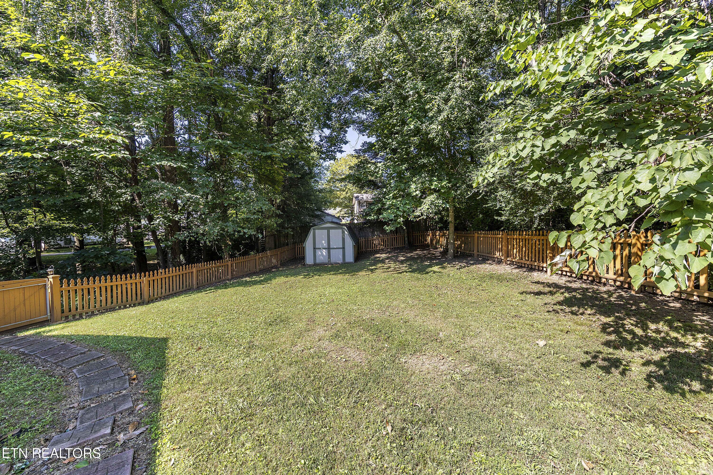 7805 Shadowood Drive Knoxville TN 37938