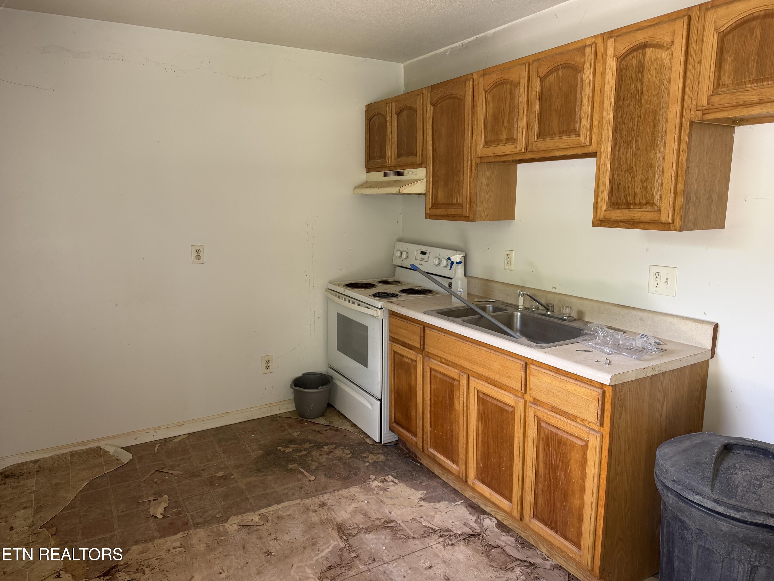 8651 Sparta Highway Crossville TN 38572