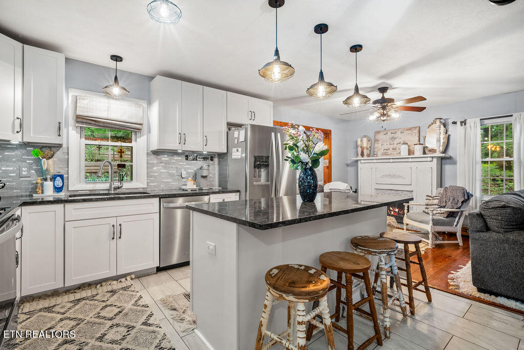 1829 Dutch Valley Road Clinton TN 37716