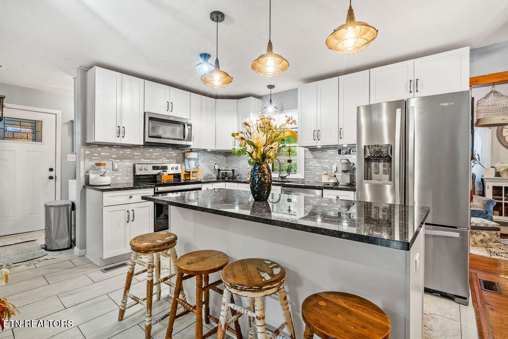 1829 Dutch Valley Road Clinton TN 37716