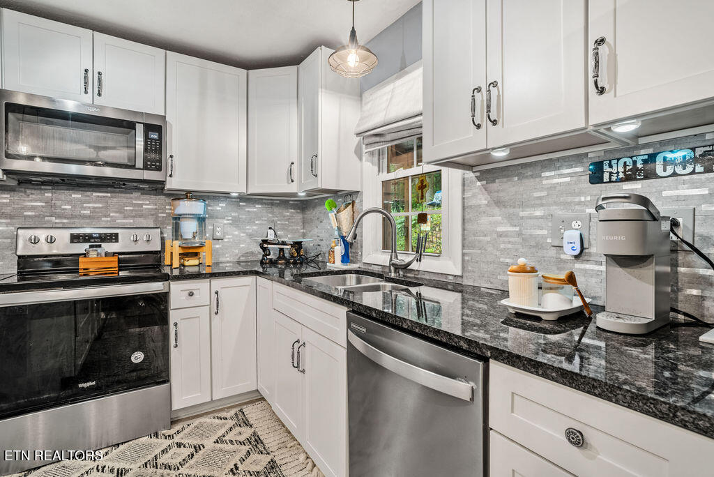 1829 Dutch Valley Road Clinton TN 37716