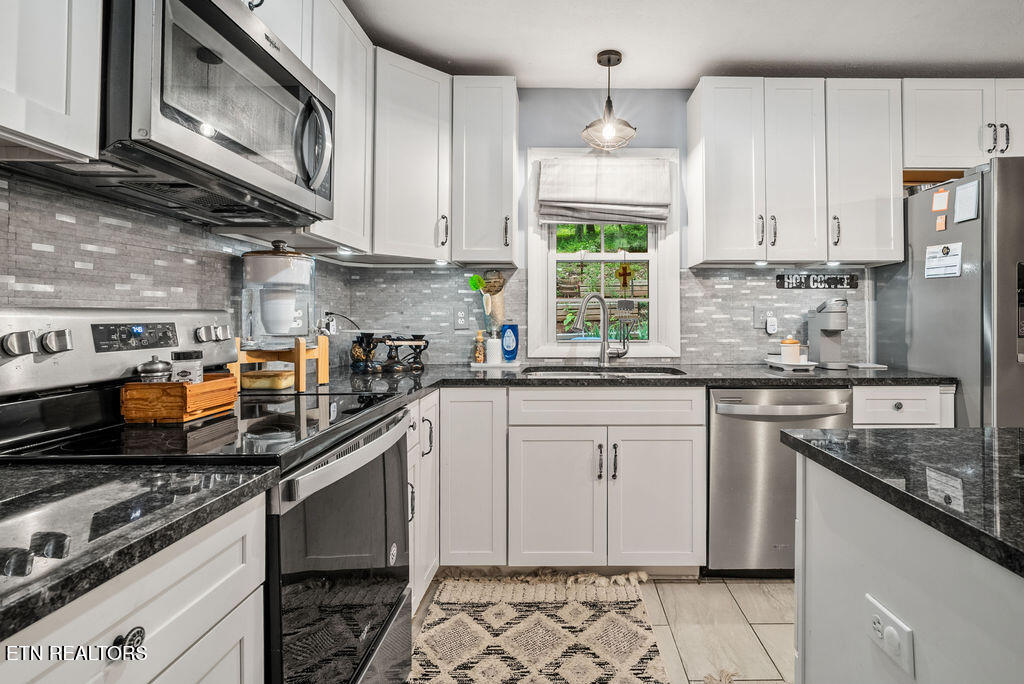 1829 Dutch Valley Road Clinton TN 37716