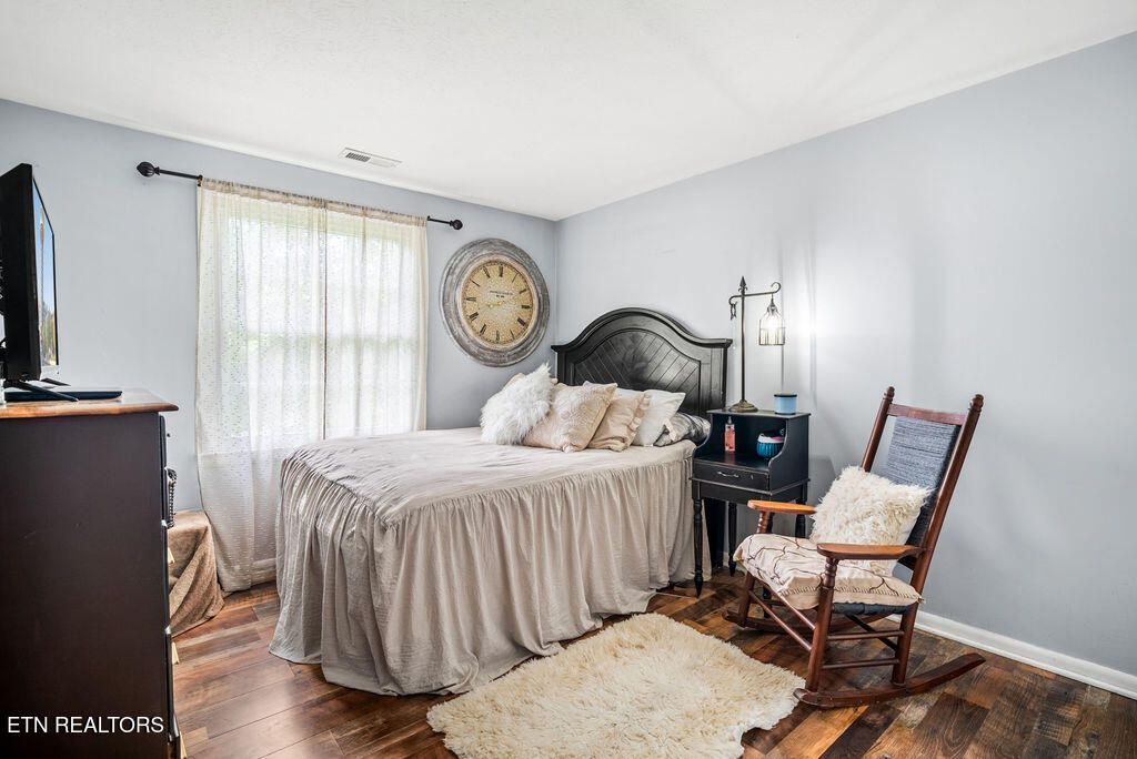 1829 Dutch Valley Road Clinton TN 37716