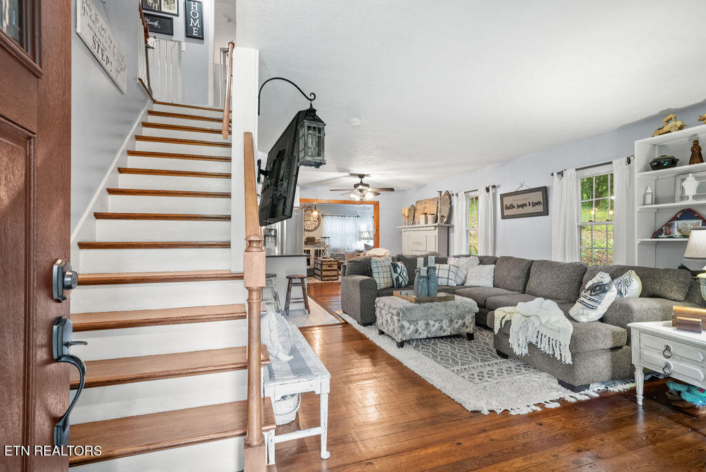 1829 Dutch Valley Road Clinton TN 37716