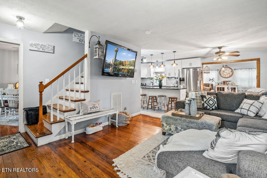 1829 Dutch Valley Road Clinton TN 37716