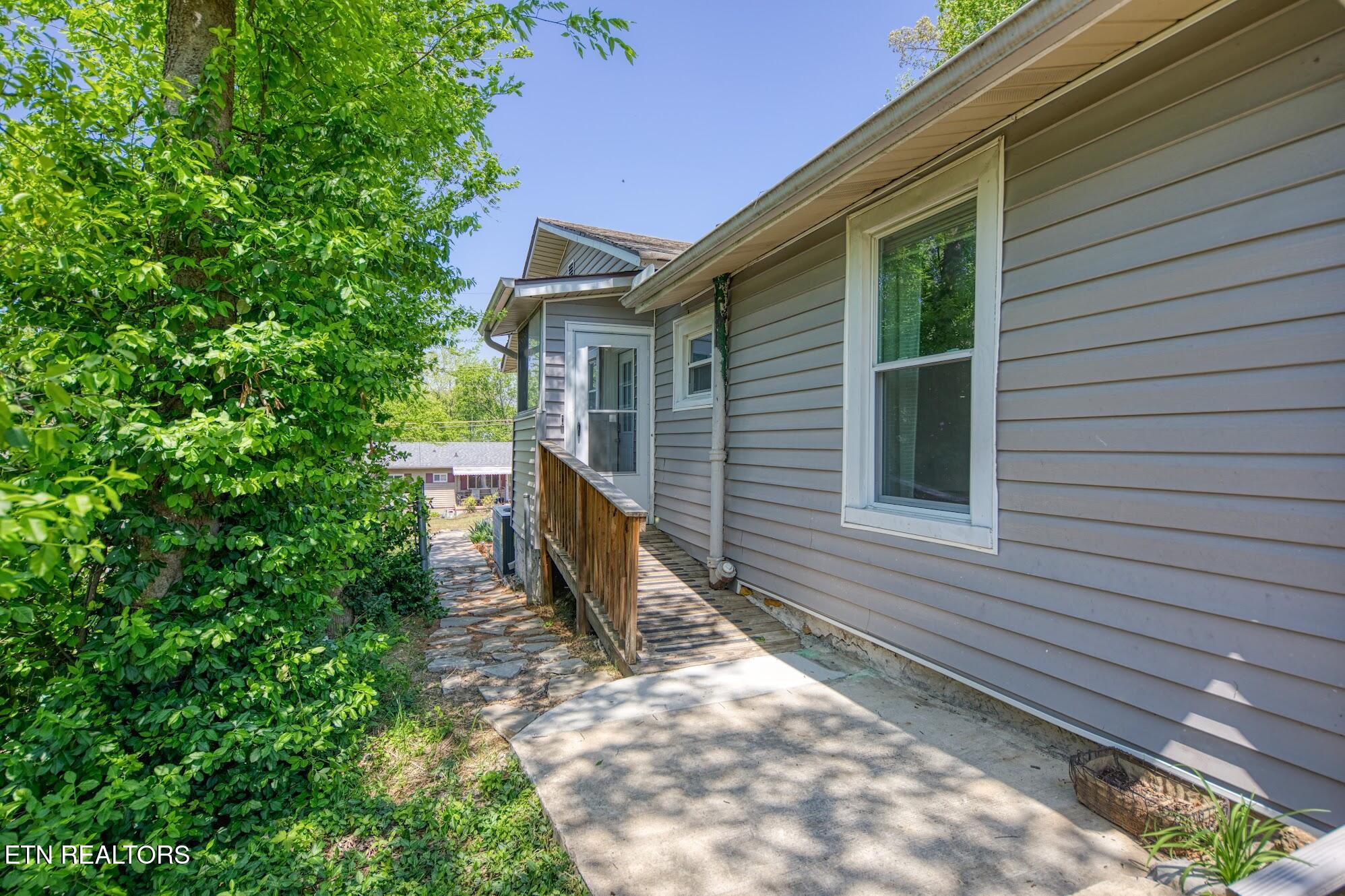2022 Mccroskey Avenue Knoxville TN 37917