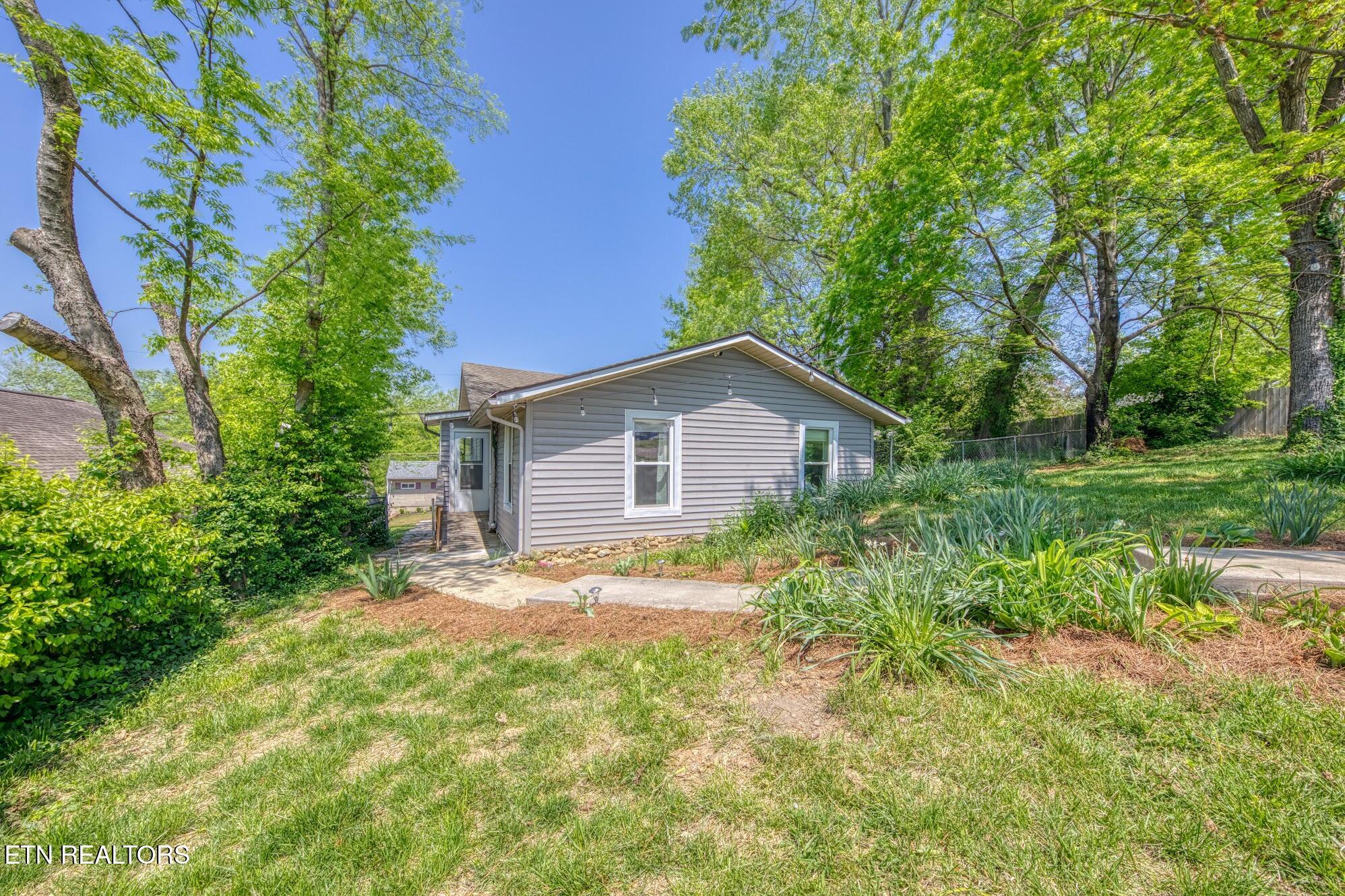 2022 Mccroskey Avenue Knoxville TN 37917