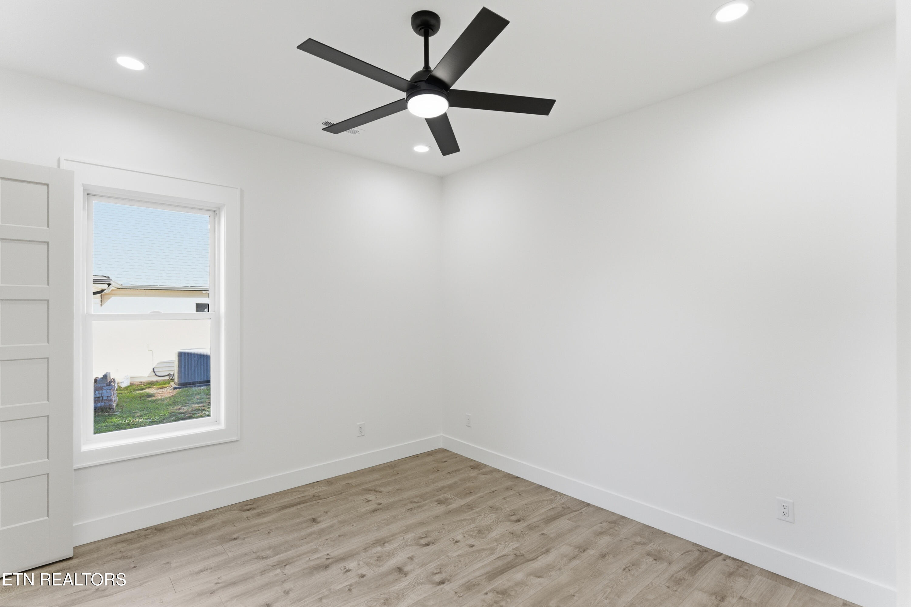 180 Amohi Way Loudon TN 37774