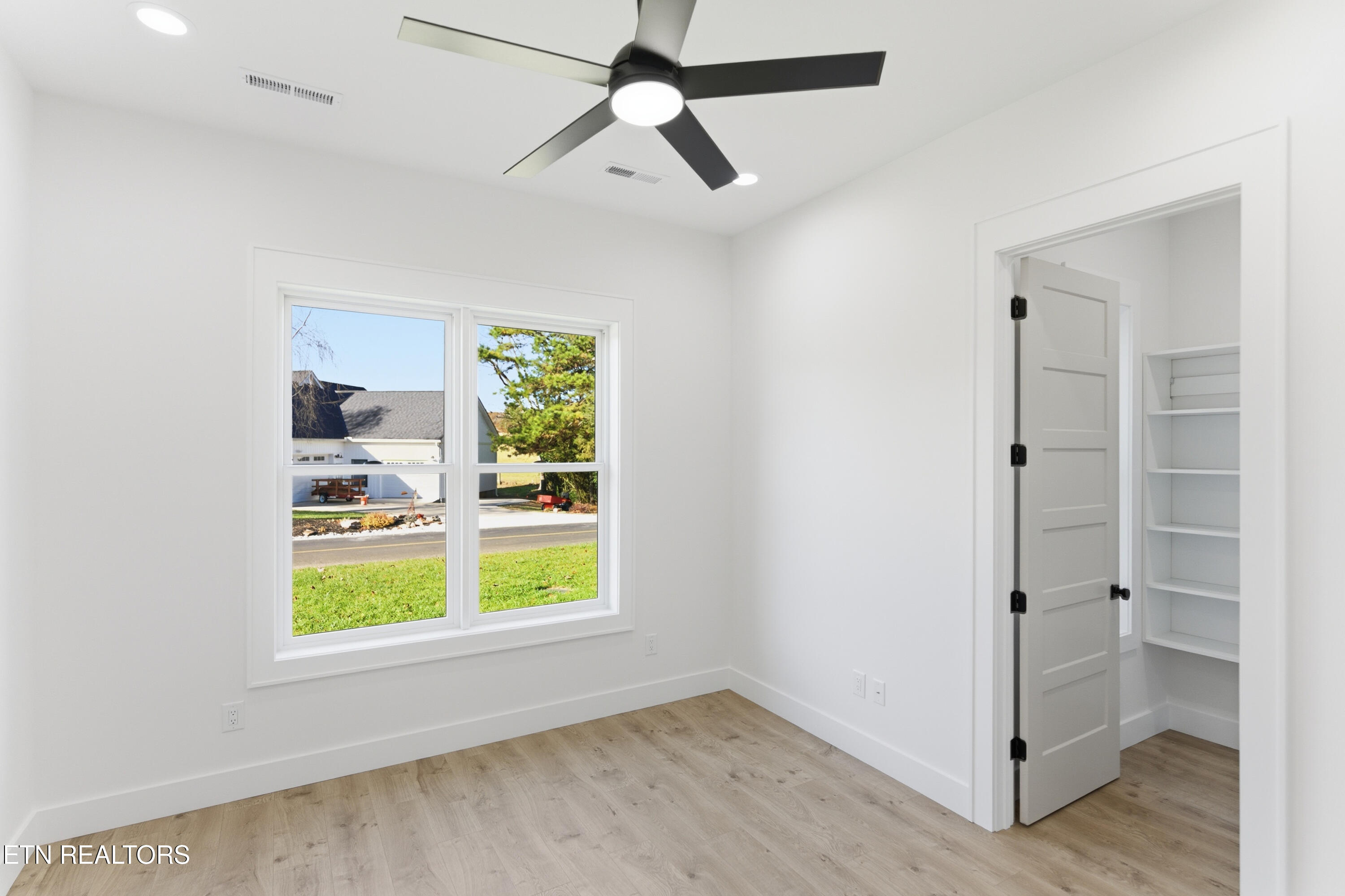 180 Amohi Way Loudon TN 37774