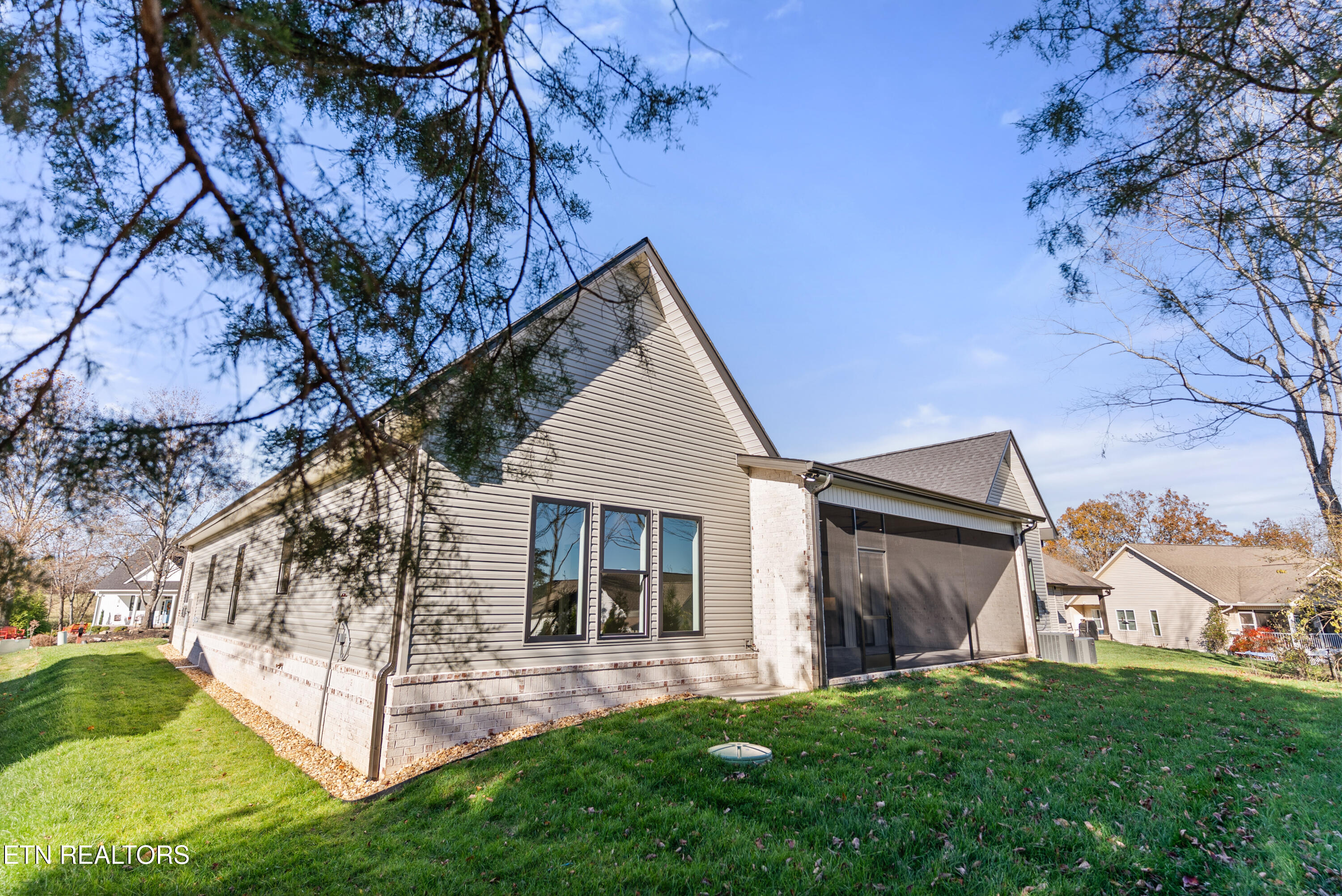 180 Amohi Way Loudon TN 37774