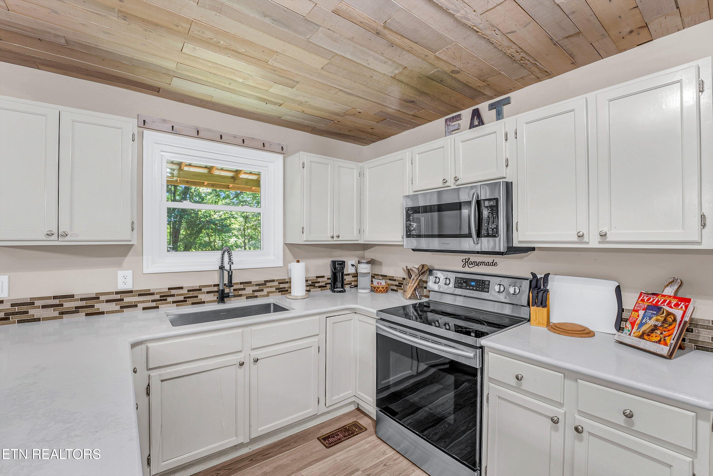 3401 Mountain Overlook Way Sevierville TN 37876