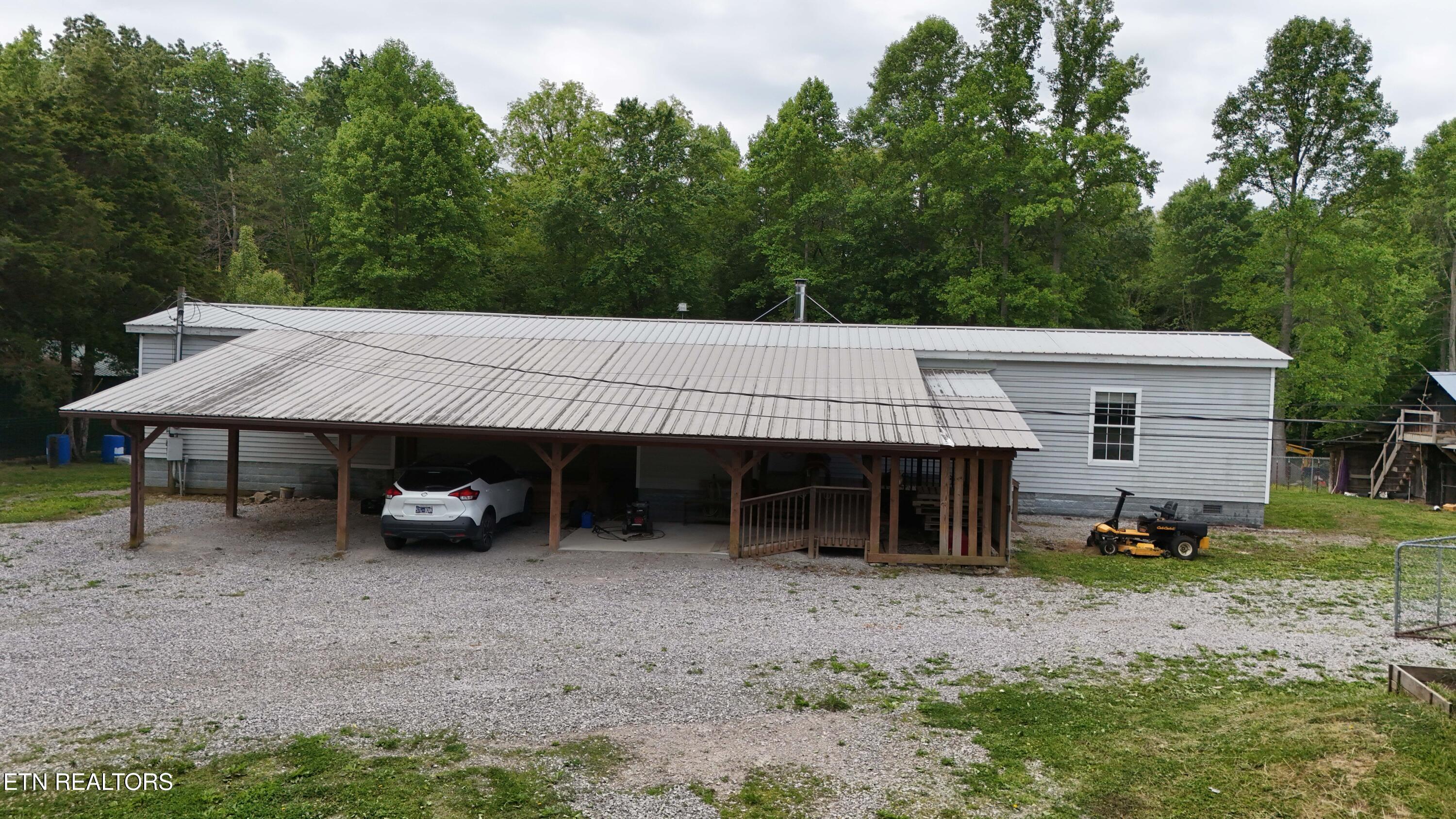 204 Honey Creek Loop Road Allardt TN 38504