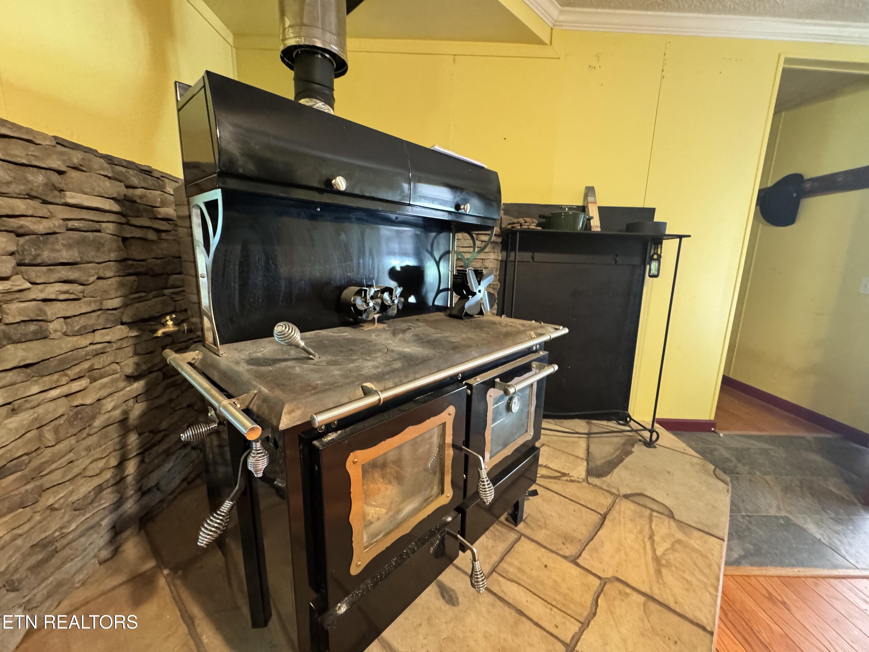 204 Honey Creek Loop Road Allardt TN 38504