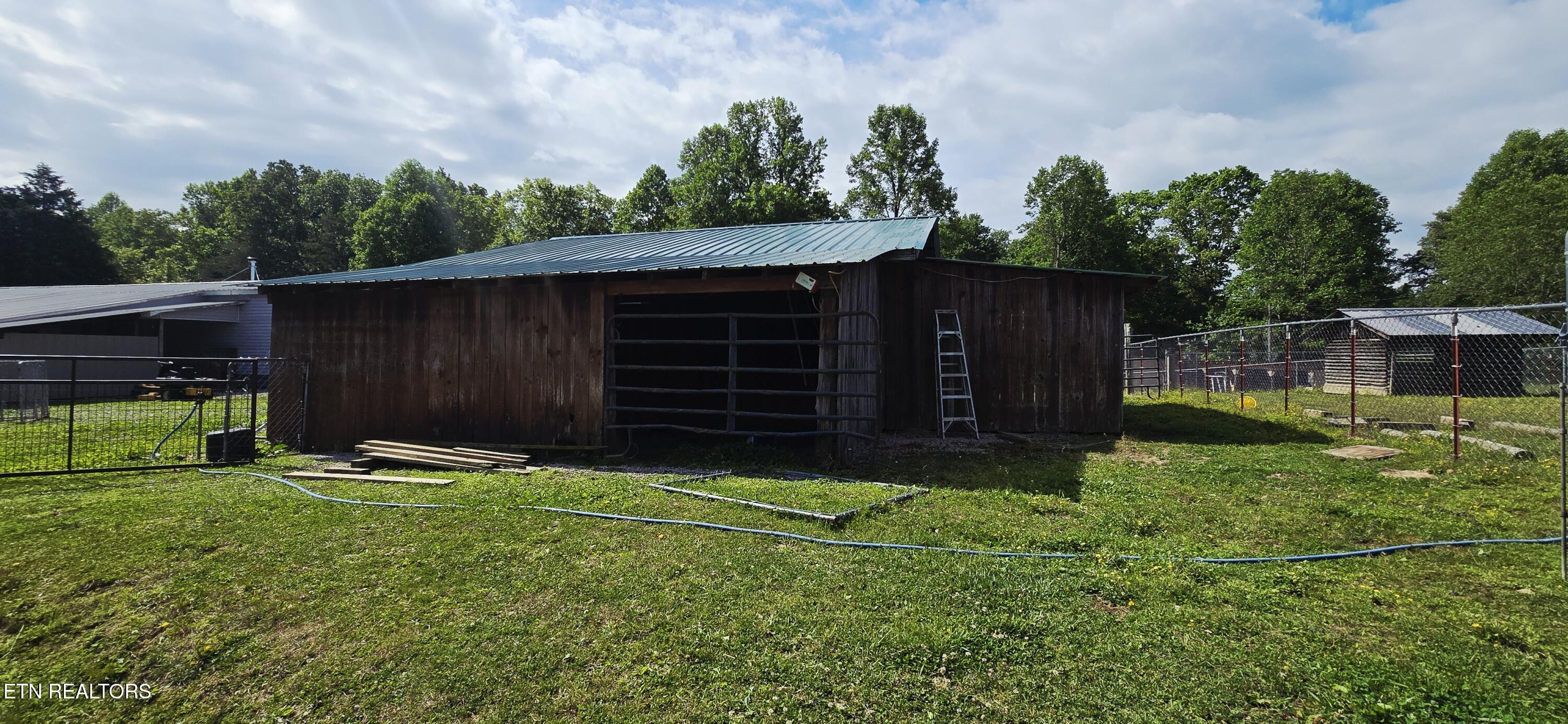 204 Honey Creek Loop Road Allardt TN 38504