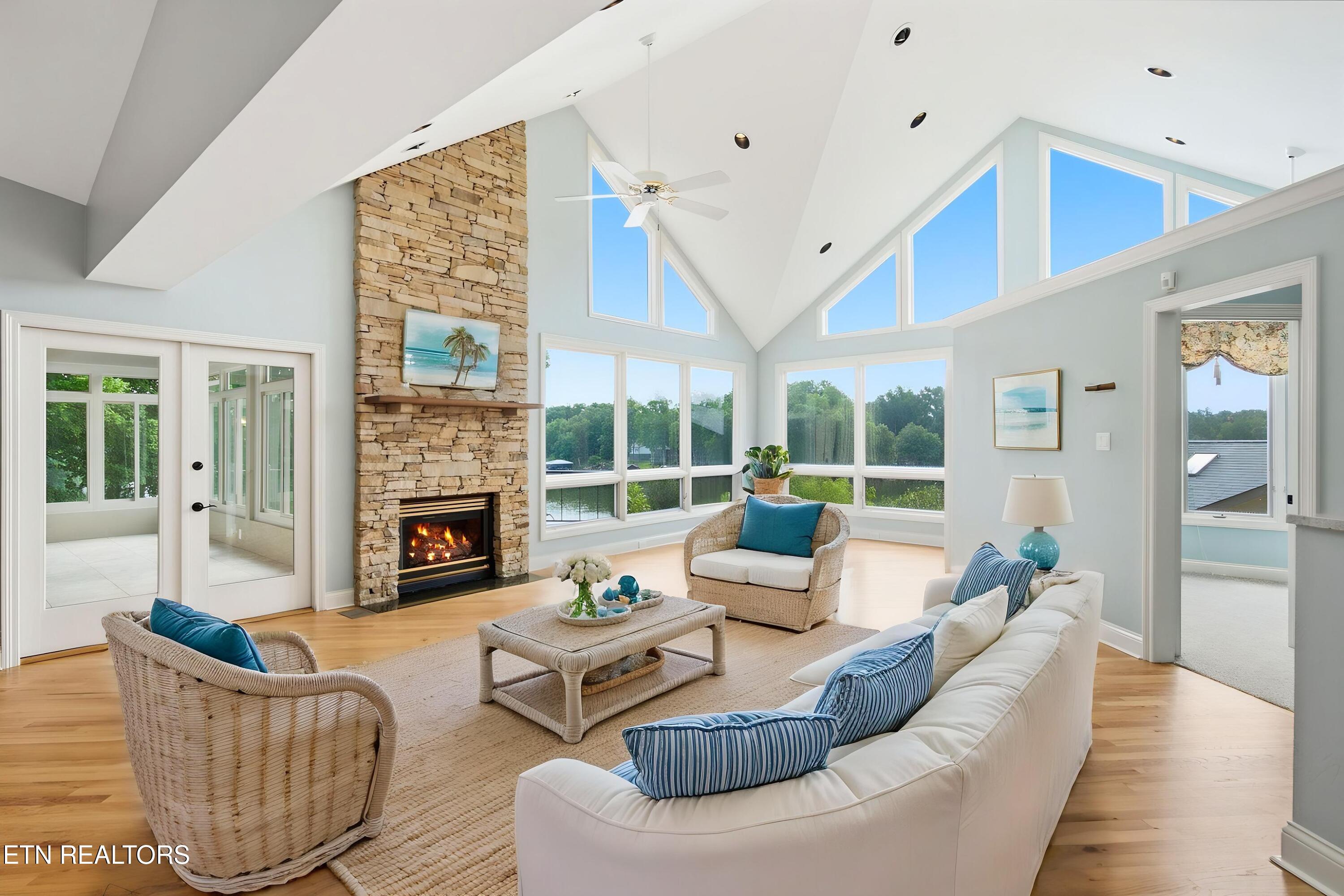 212 Kiyuga Lane Loudon TN 37774