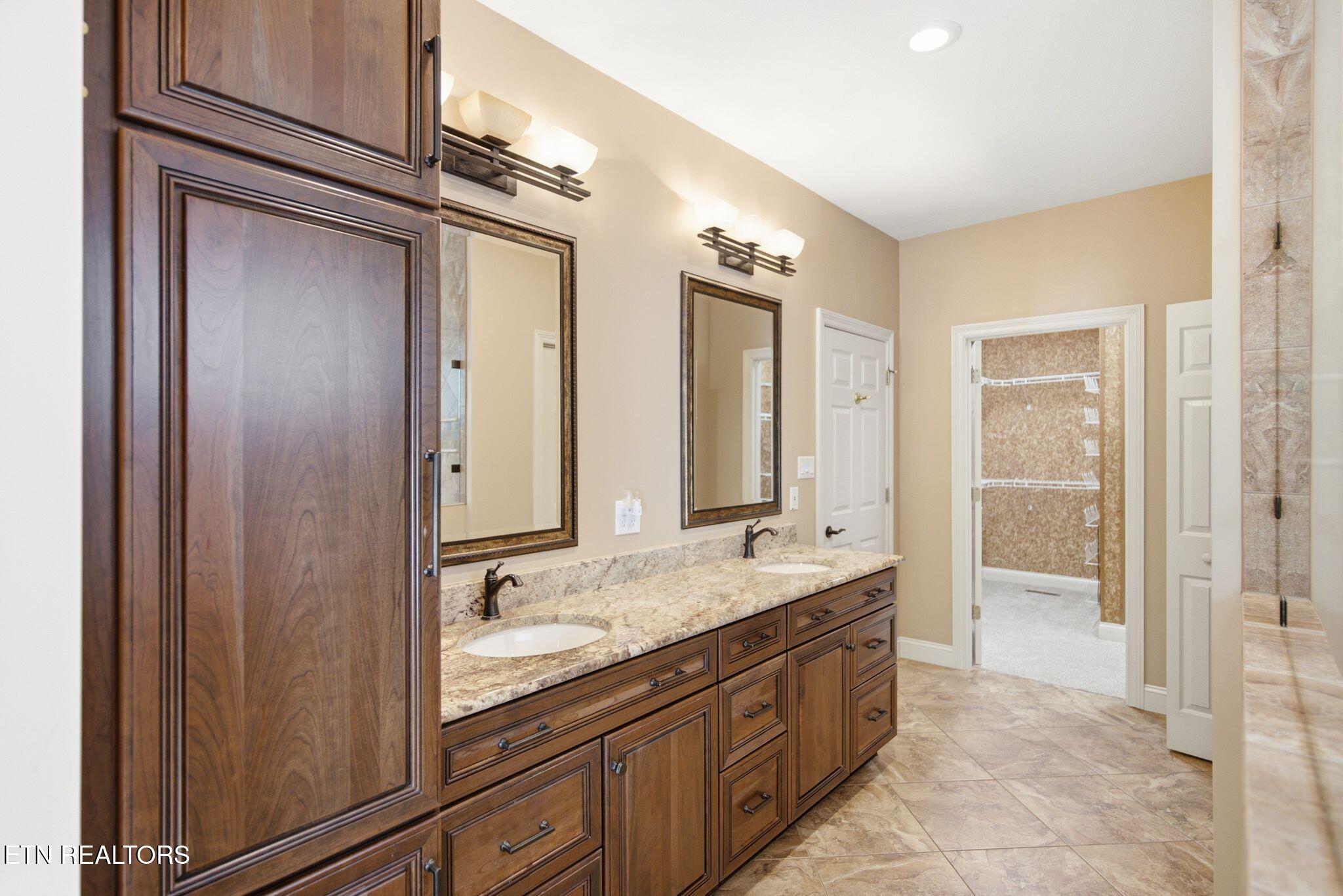 212 Kiyuga Lane Loudon TN 37774