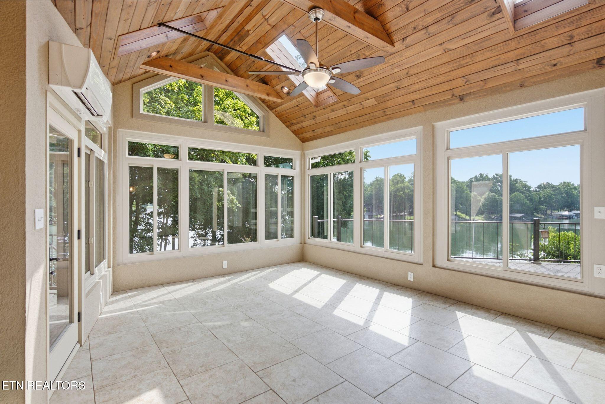 212 Kiyuga Lane Loudon TN 37774