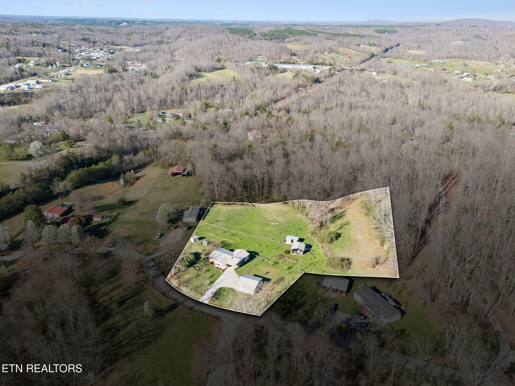 704 Pea Ridge Road Sunbright TN 37872