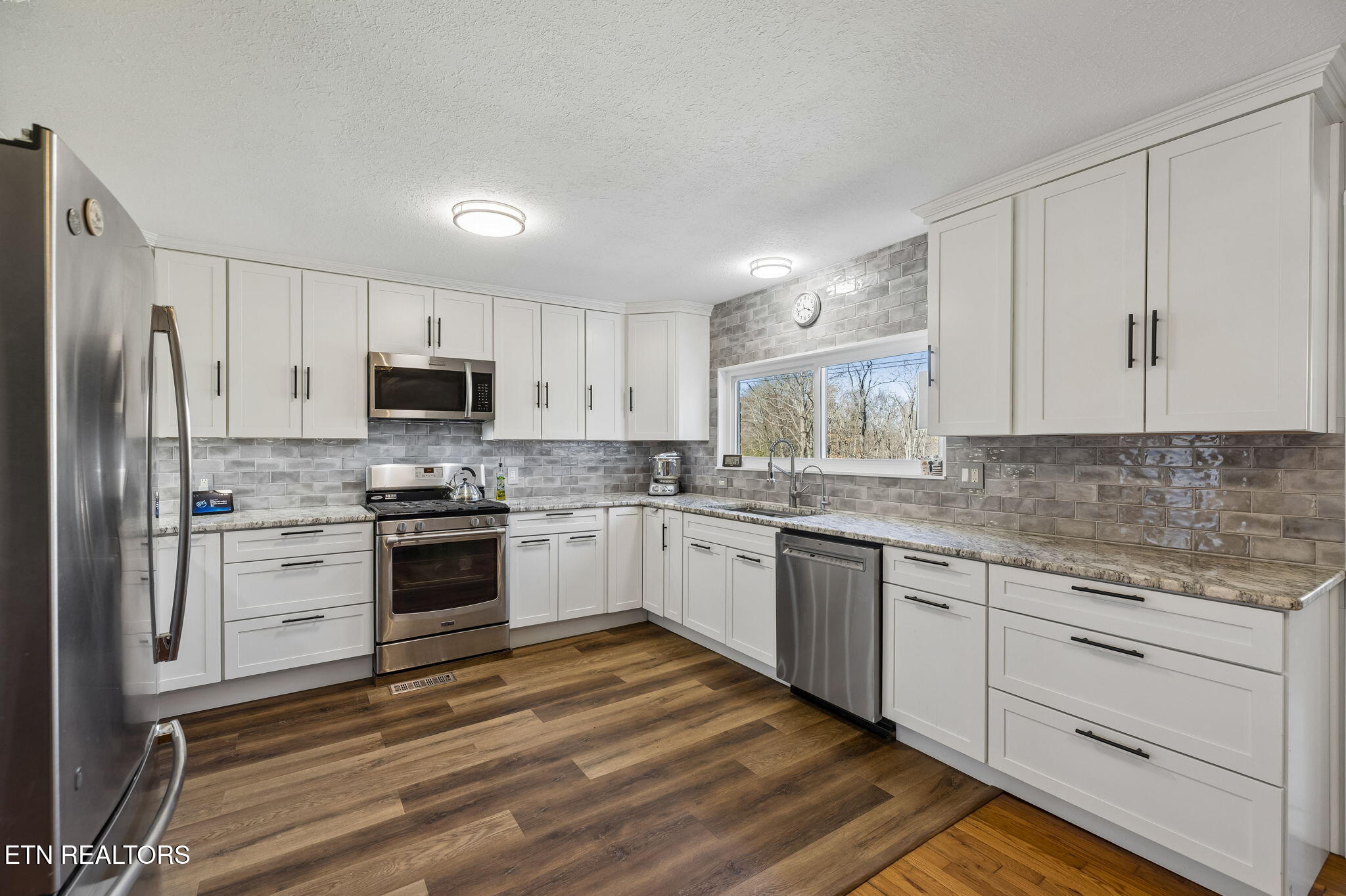 704 Pea Ridge Road Sunbright TN 37872