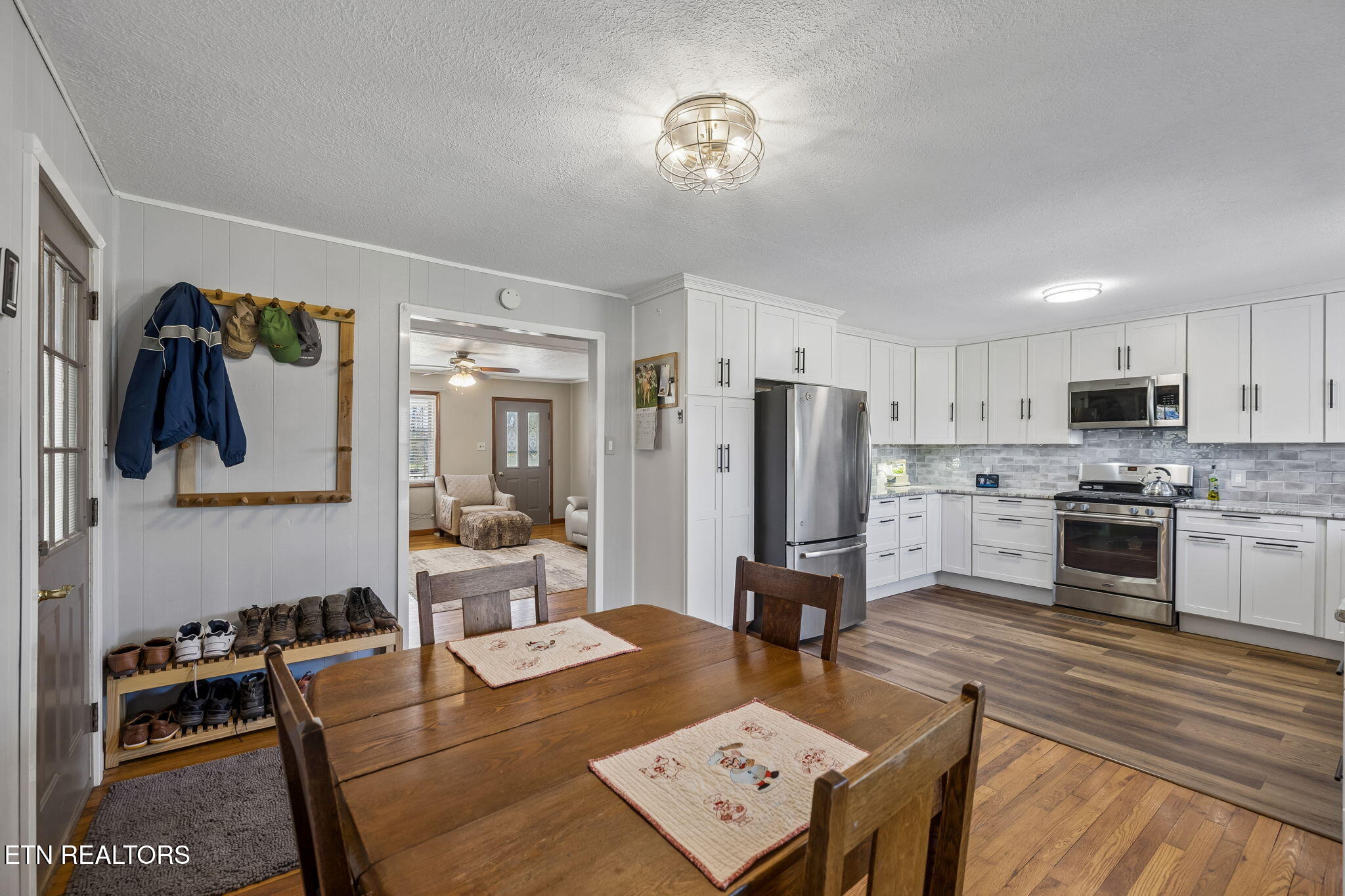 704 Pea Ridge Road Sunbright TN 37872