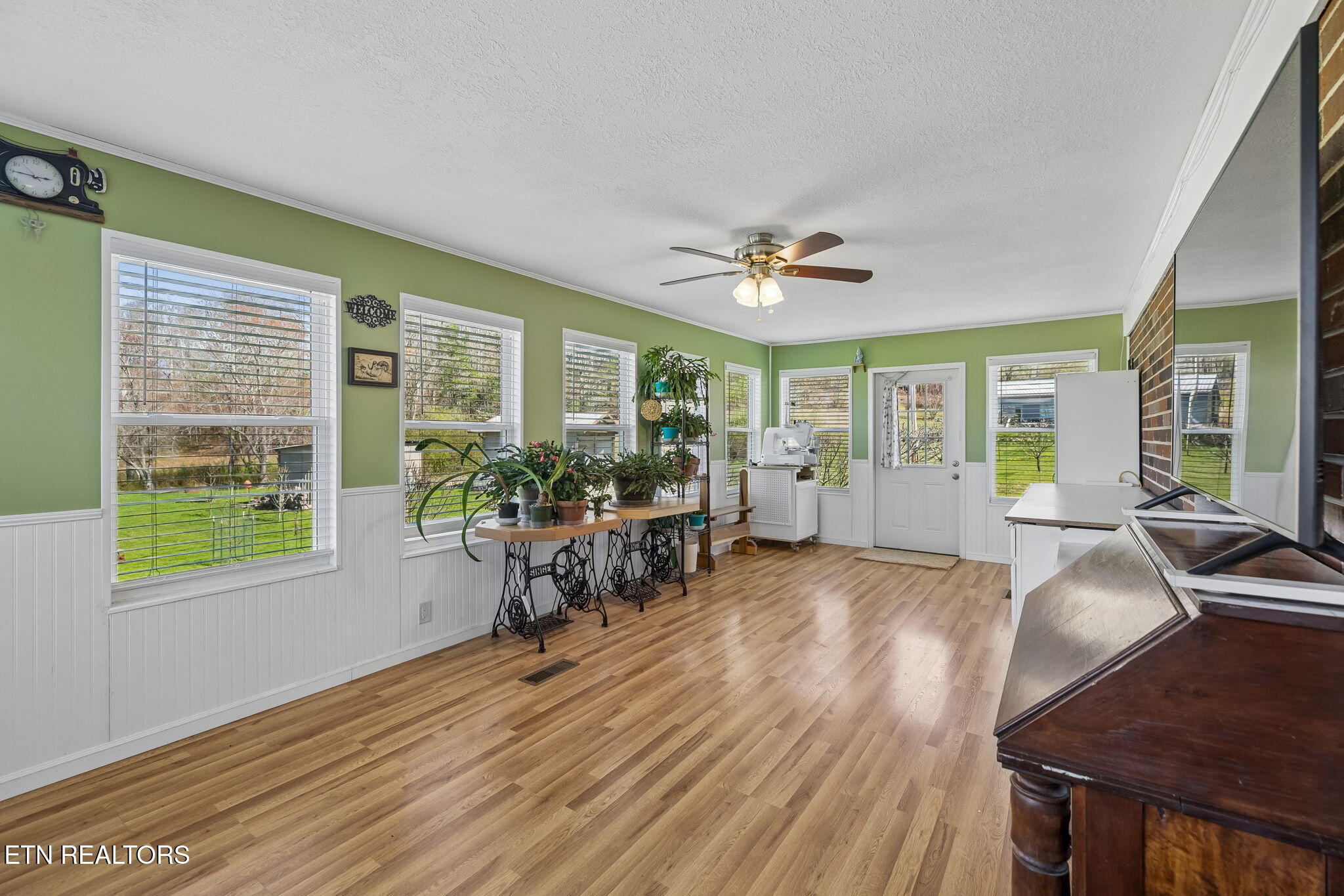 704 Pea Ridge Road Sunbright TN 37872