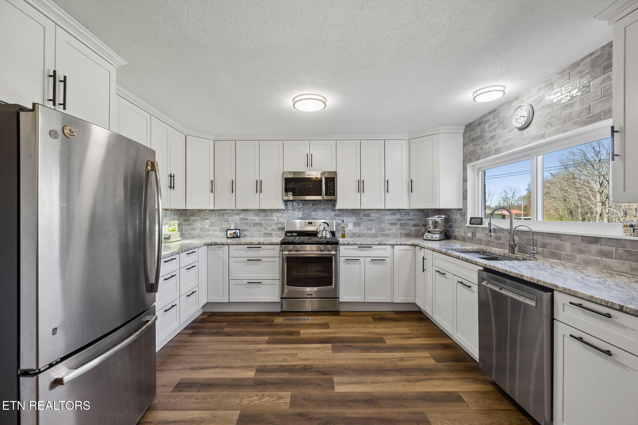 704 Pea Ridge Road Sunbright TN 37872