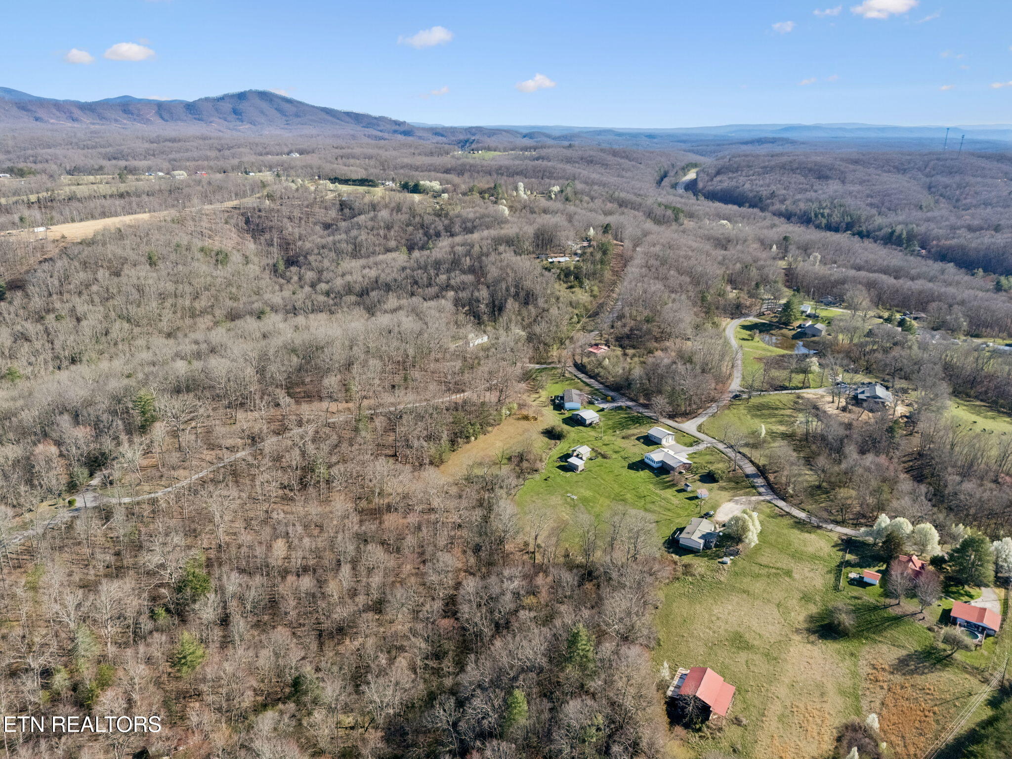704 Pea Ridge Road Sunbright TN 37872