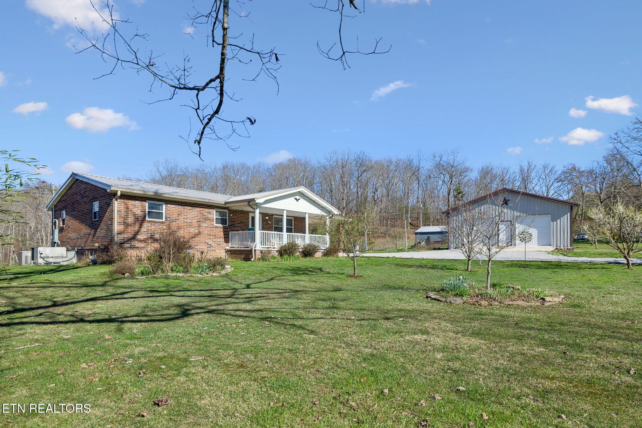 704 Pea Ridge Road Sunbright TN 37872