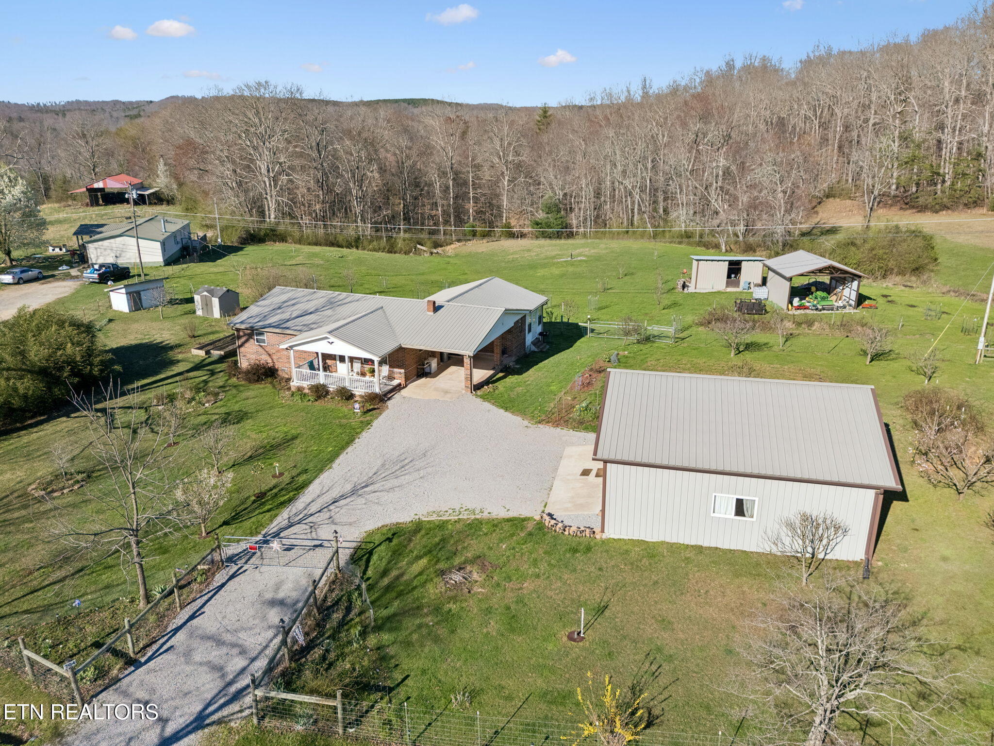 704 Pea Ridge Road Sunbright TN 37872