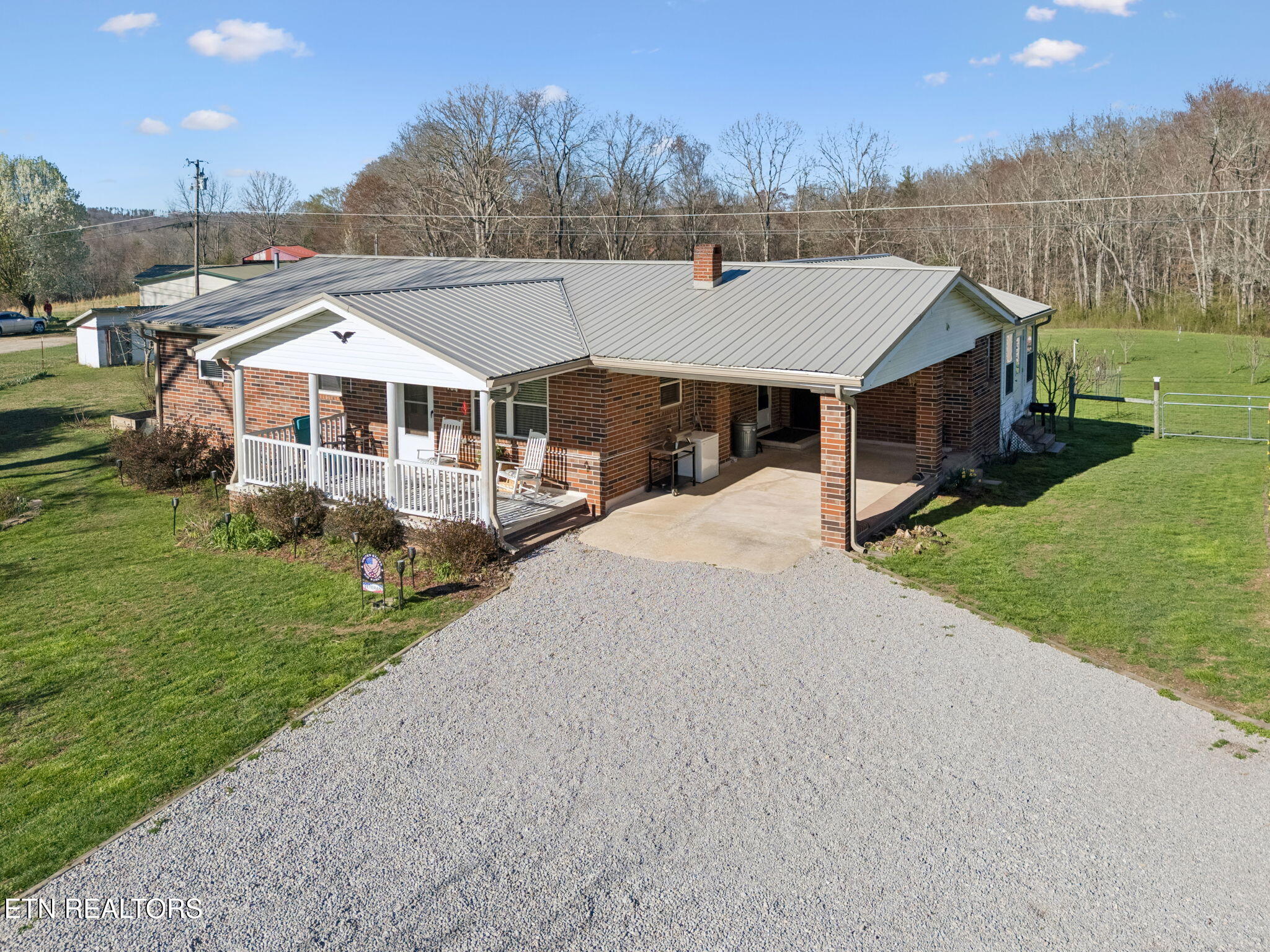 704 Pea Ridge Road Sunbright TN 37872