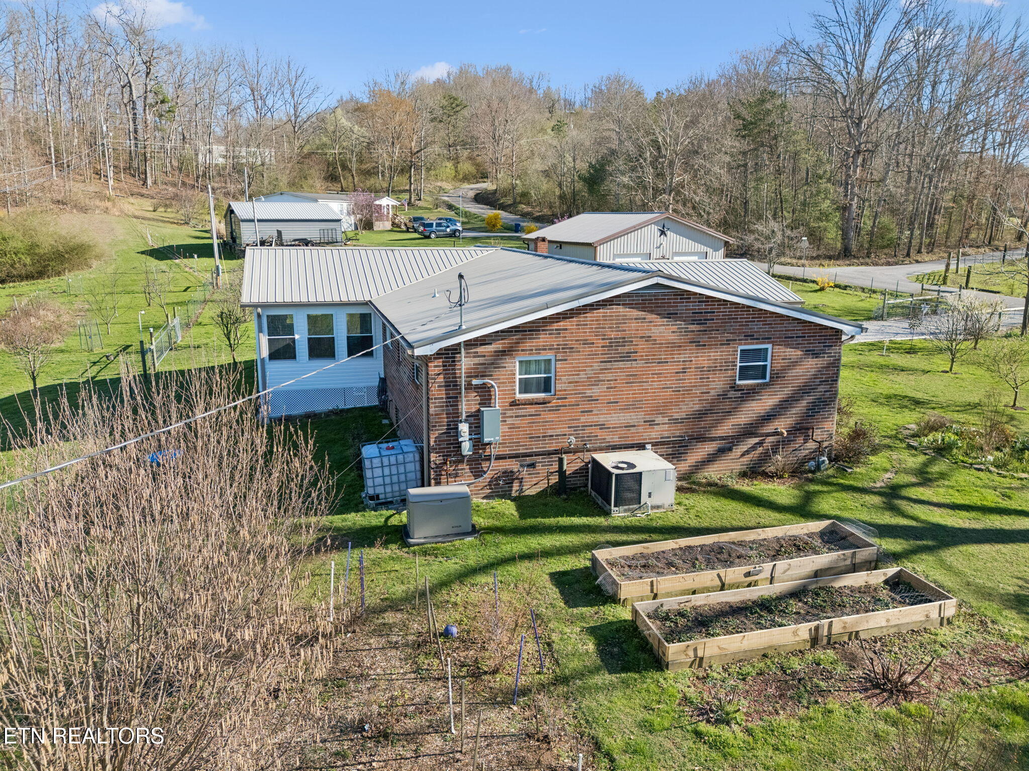 704 Pea Ridge Road Sunbright TN 37872