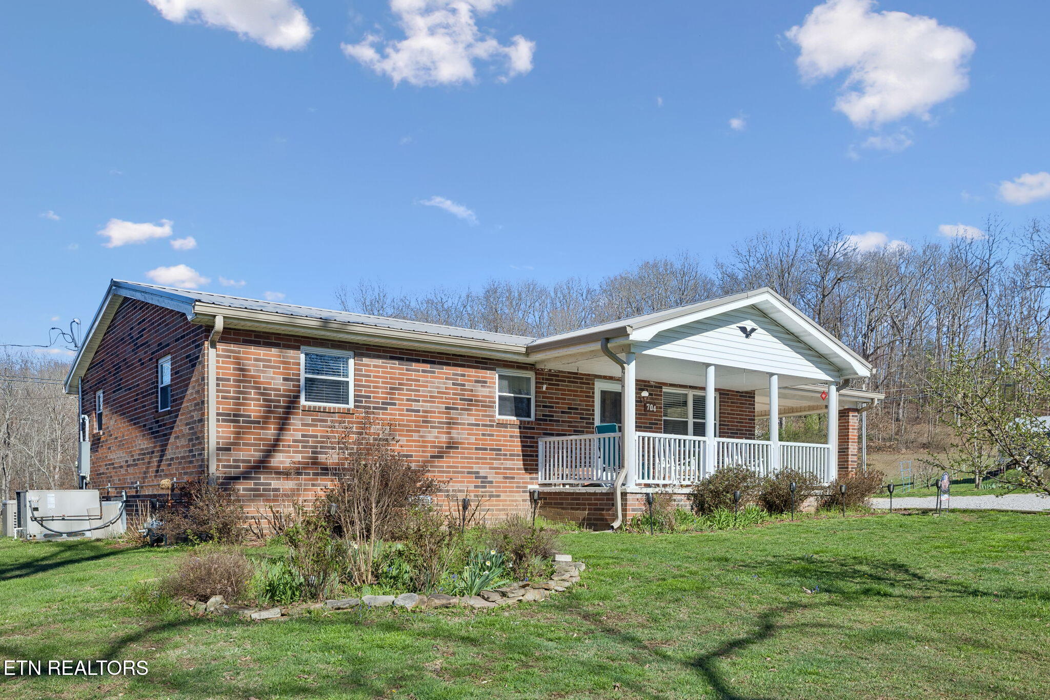 704 Pea Ridge Road Sunbright TN 37872