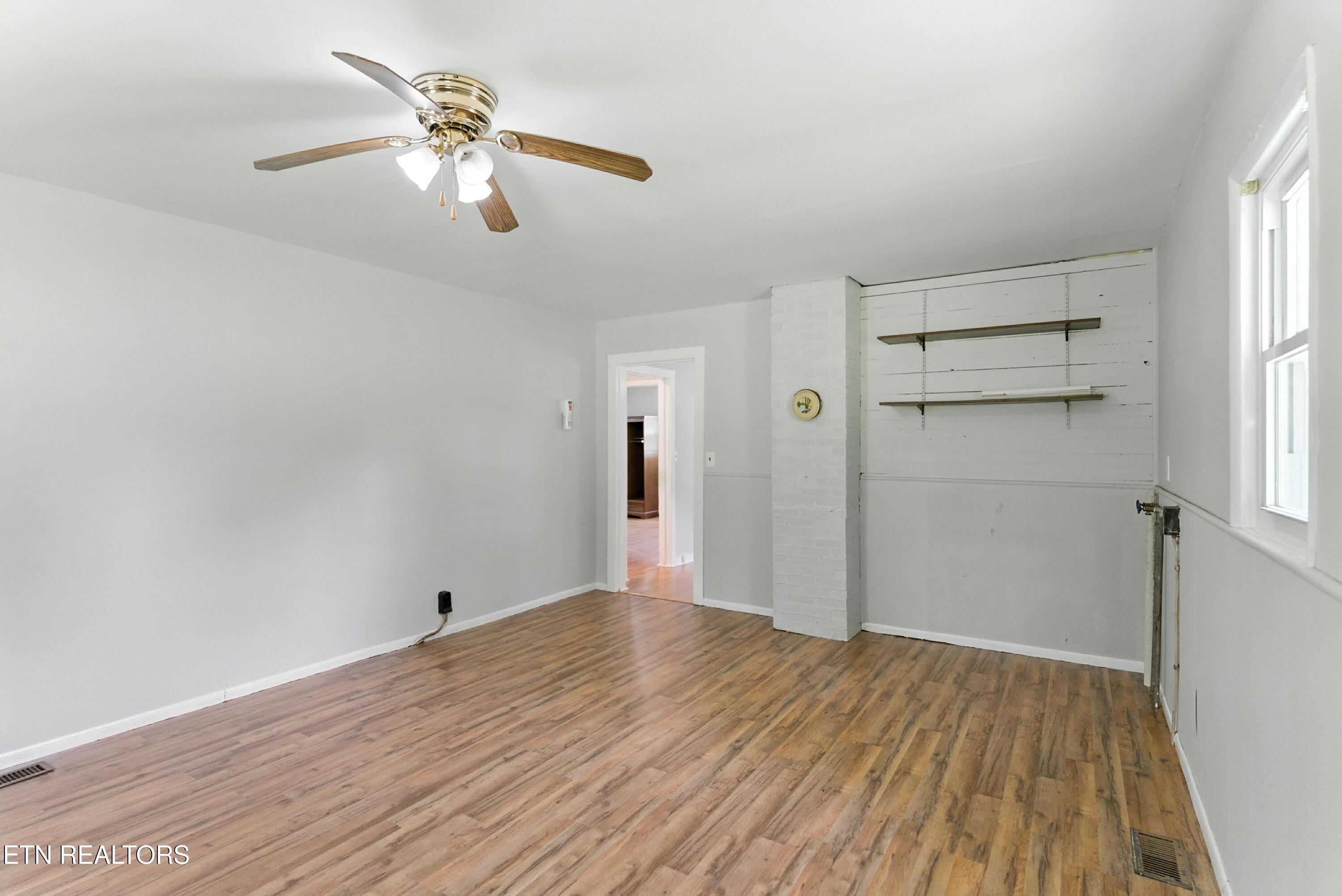 125 Barnes Lane Strawberry Plains TN 37871
