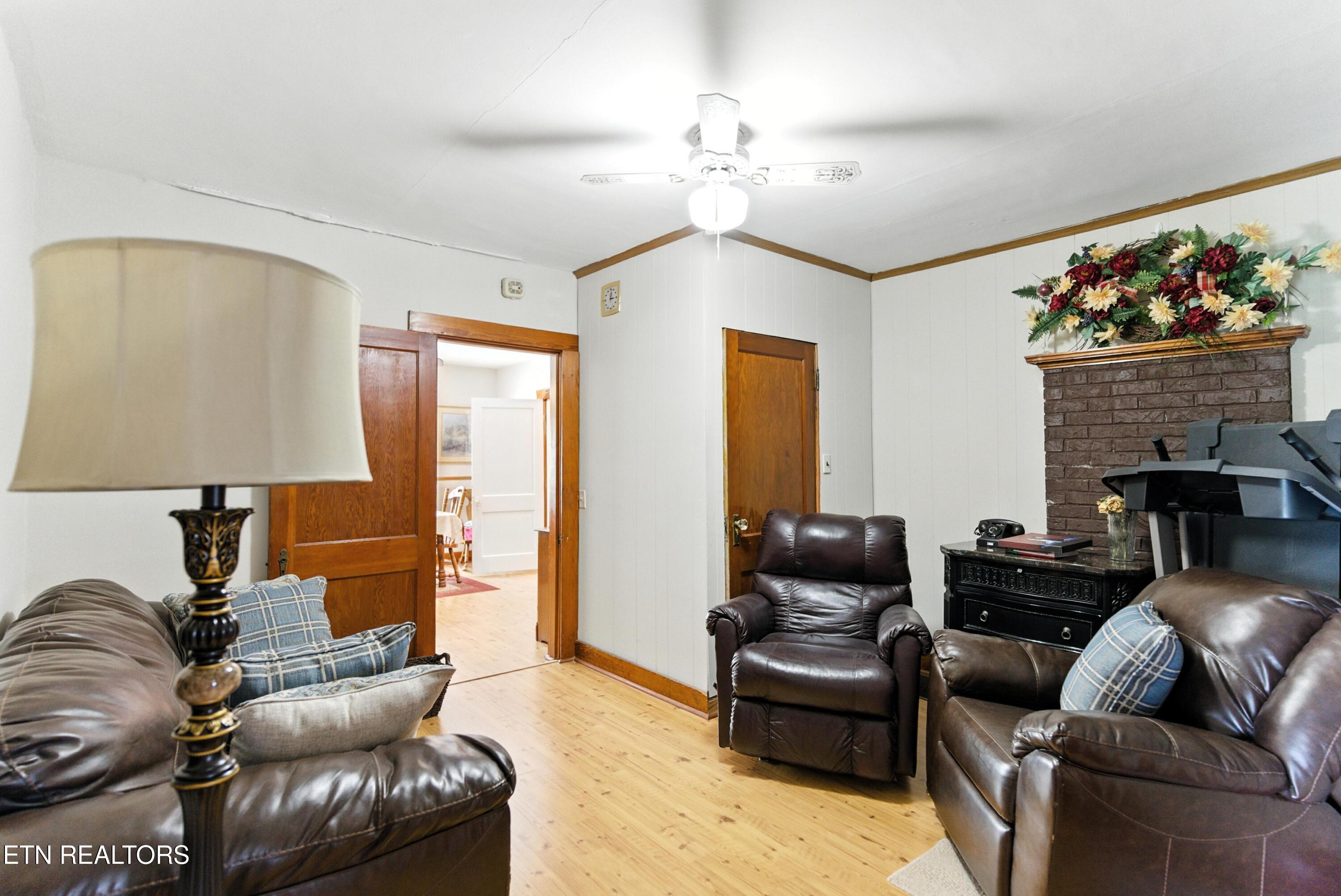 125 Barnes Lane Strawberry Plains TN 37871