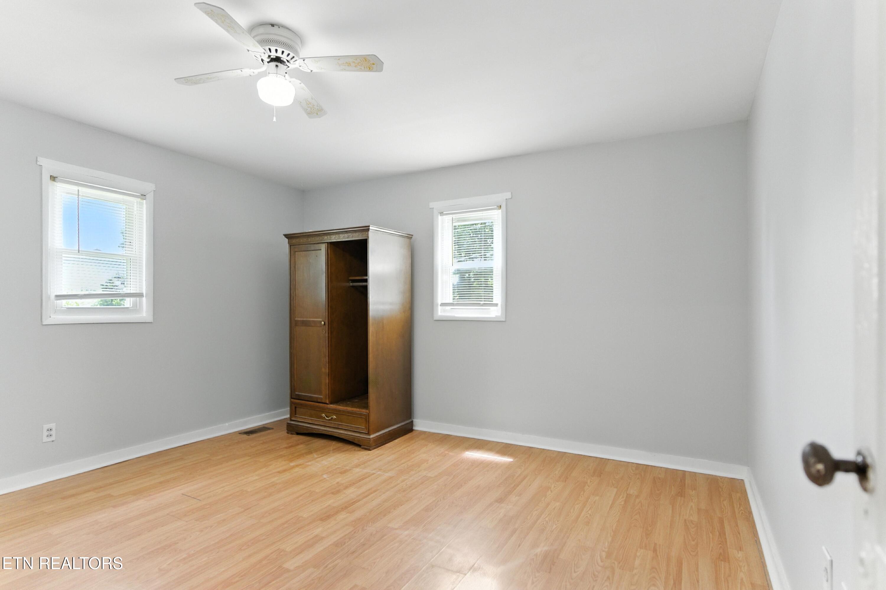 125 Barnes Lane Strawberry Plains TN 37871