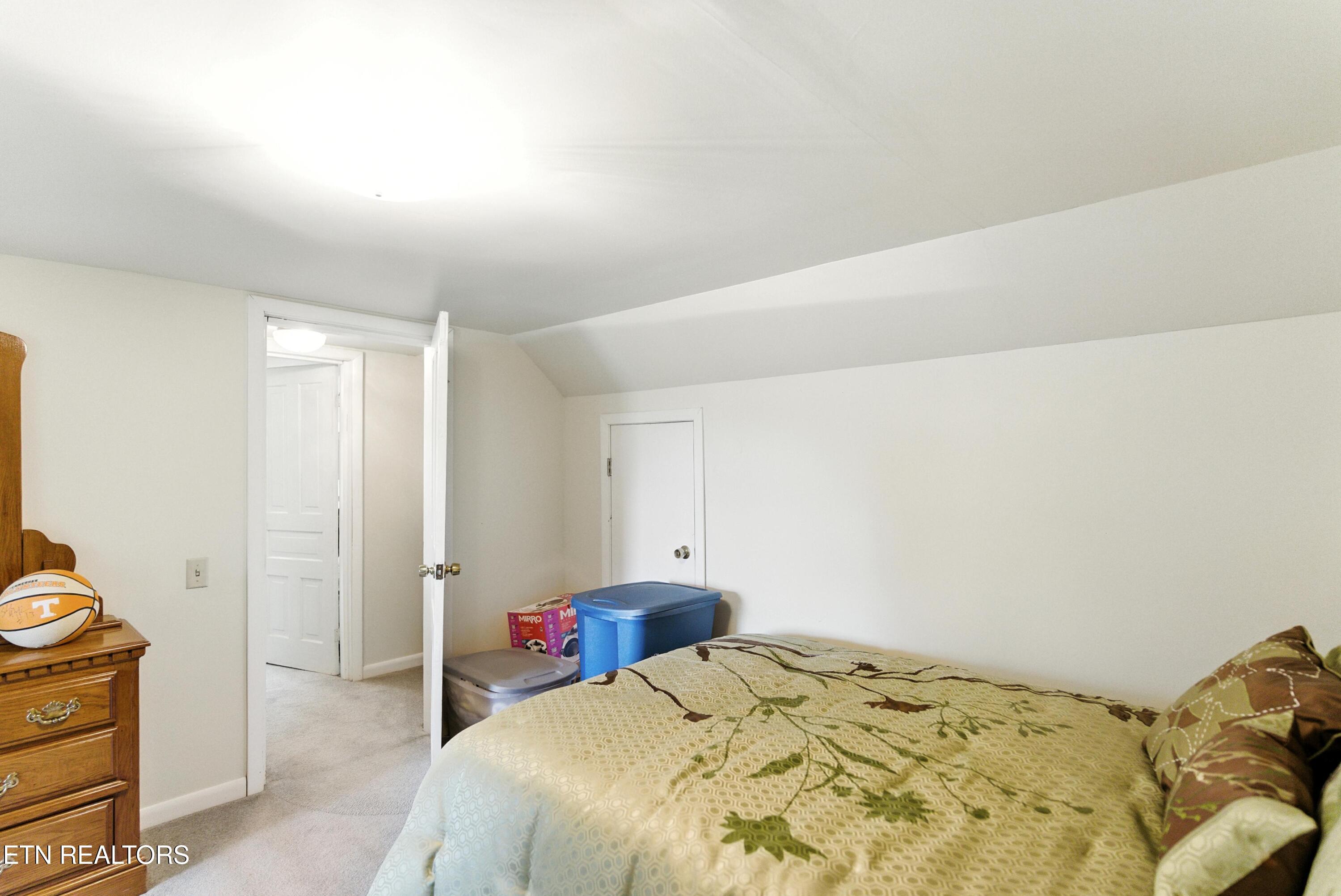 125 Barnes Lane Strawberry Plains TN 37871