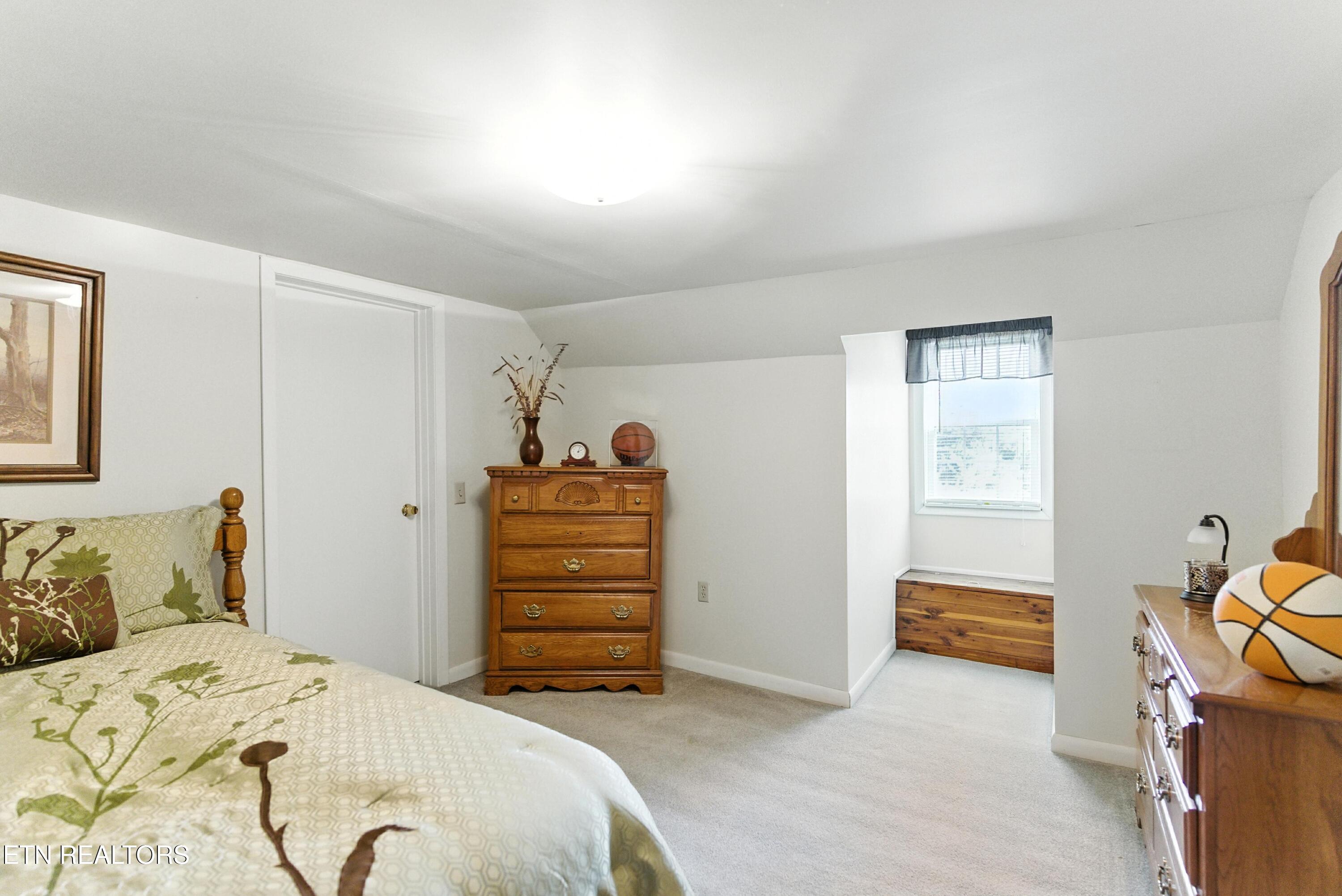 125 Barnes Lane Strawberry Plains TN 37871