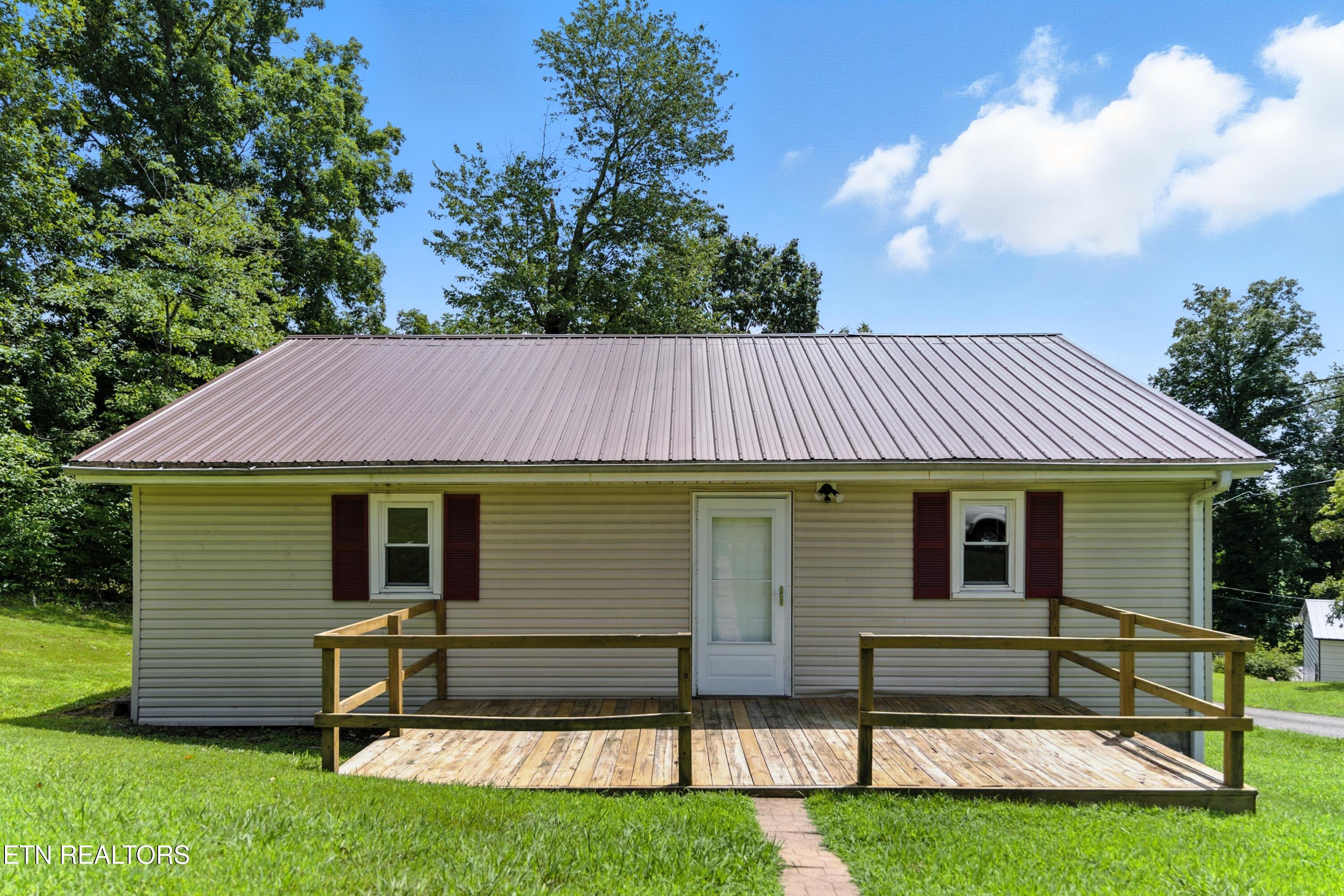 125 Barnes Lane Strawberry Plains TN 37871