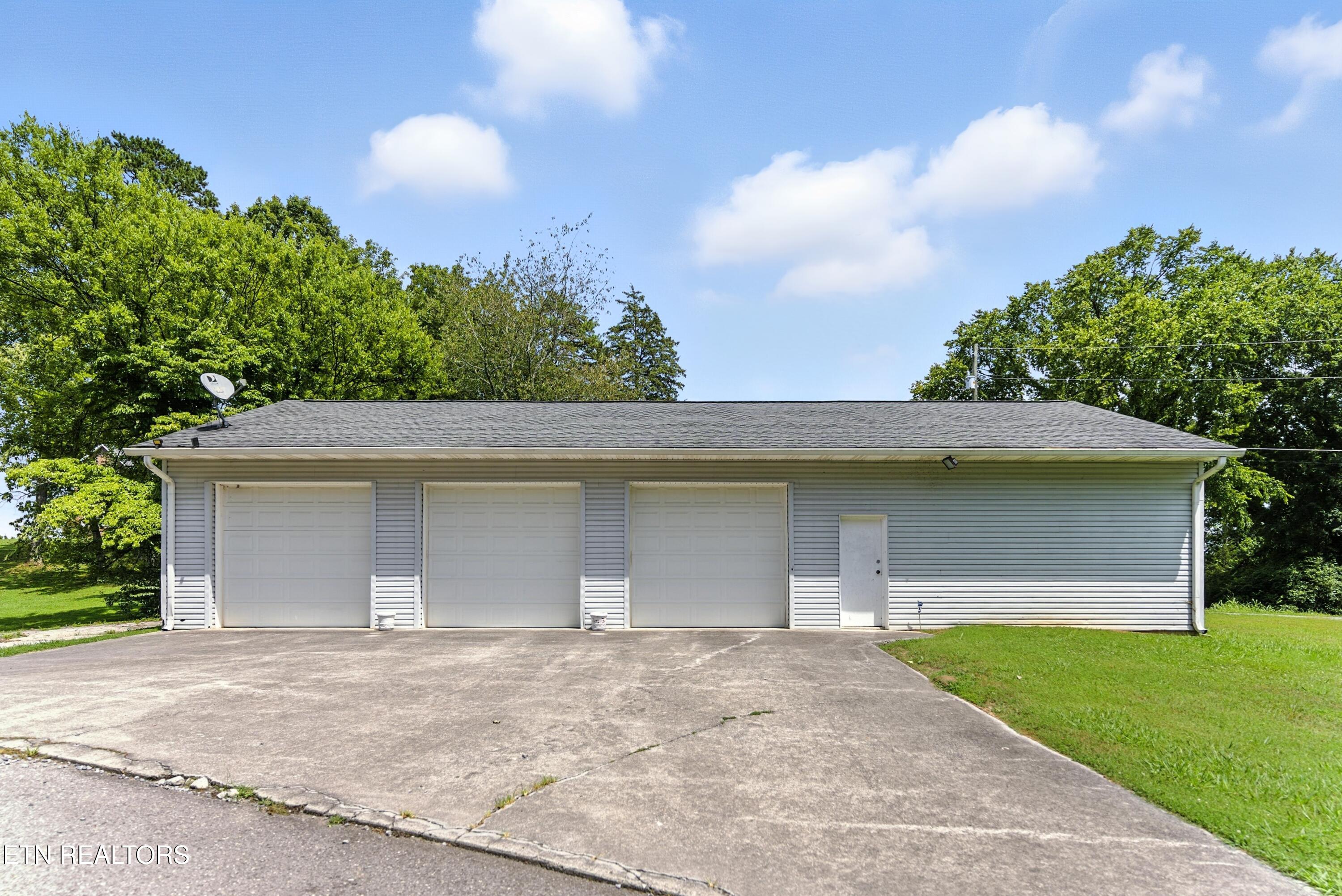 125 Barnes Lane Strawberry Plains TN 37871