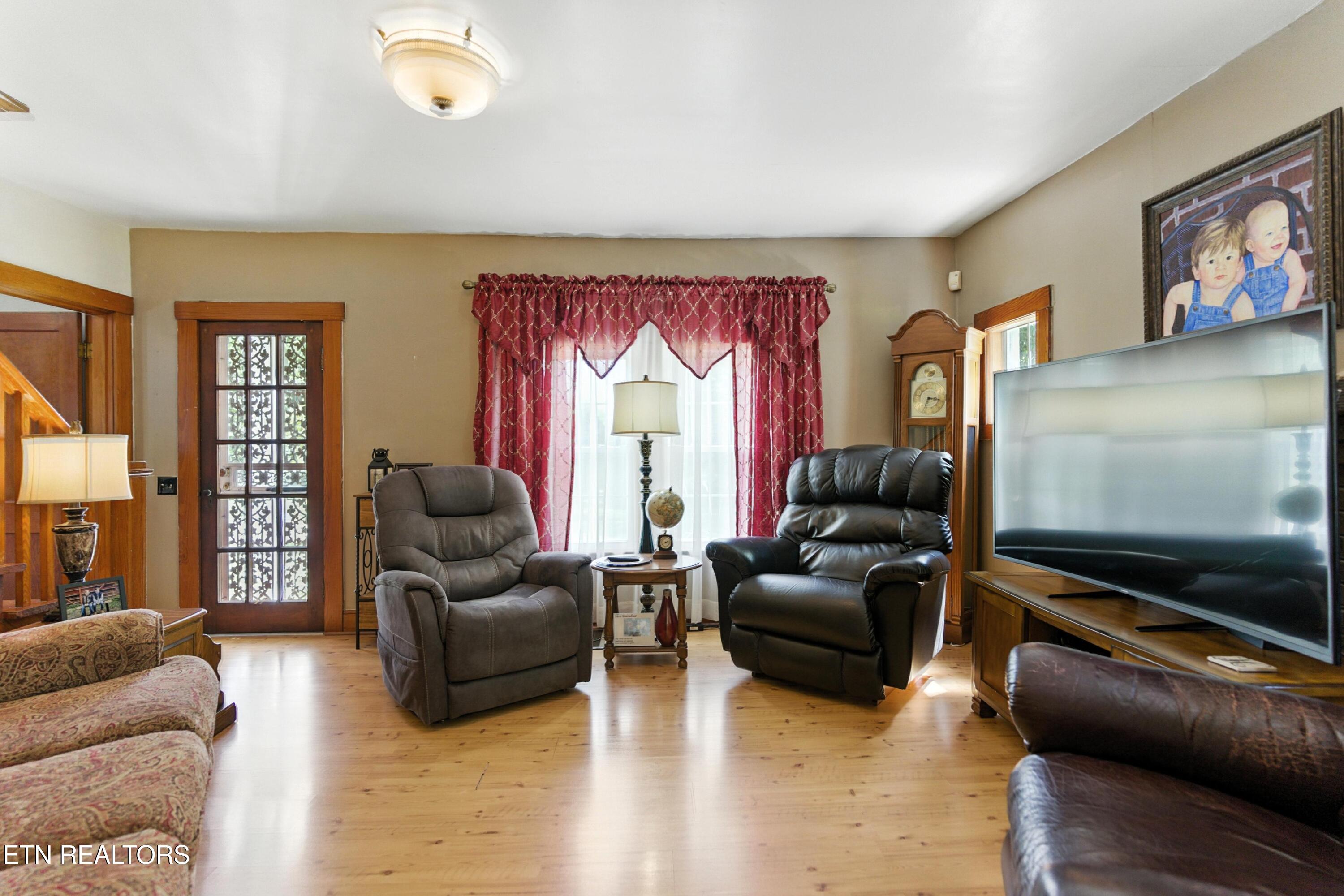 125 Barnes Lane Strawberry Plains TN 37871