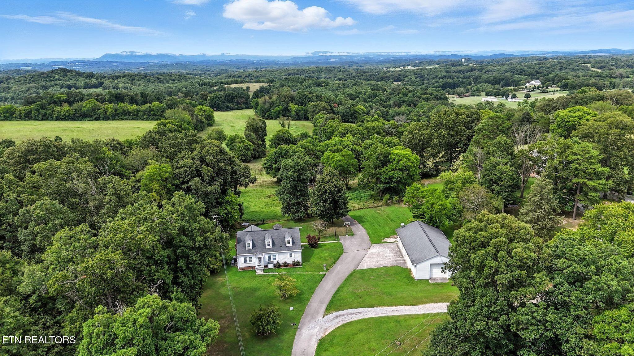 125 Barnes Lane Strawberry Plains TN 37871