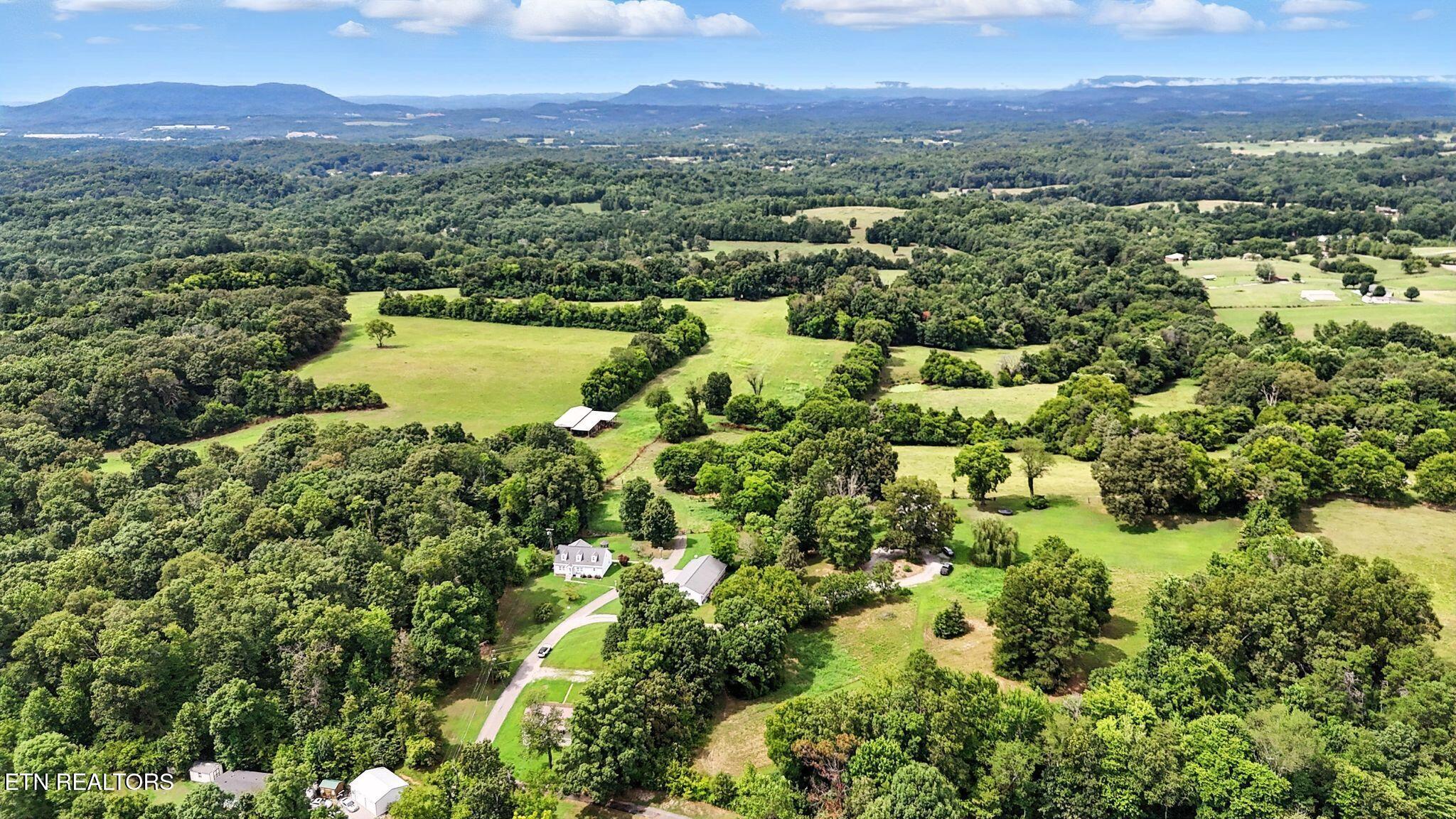 125 Barnes Lane Strawberry Plains TN 37871